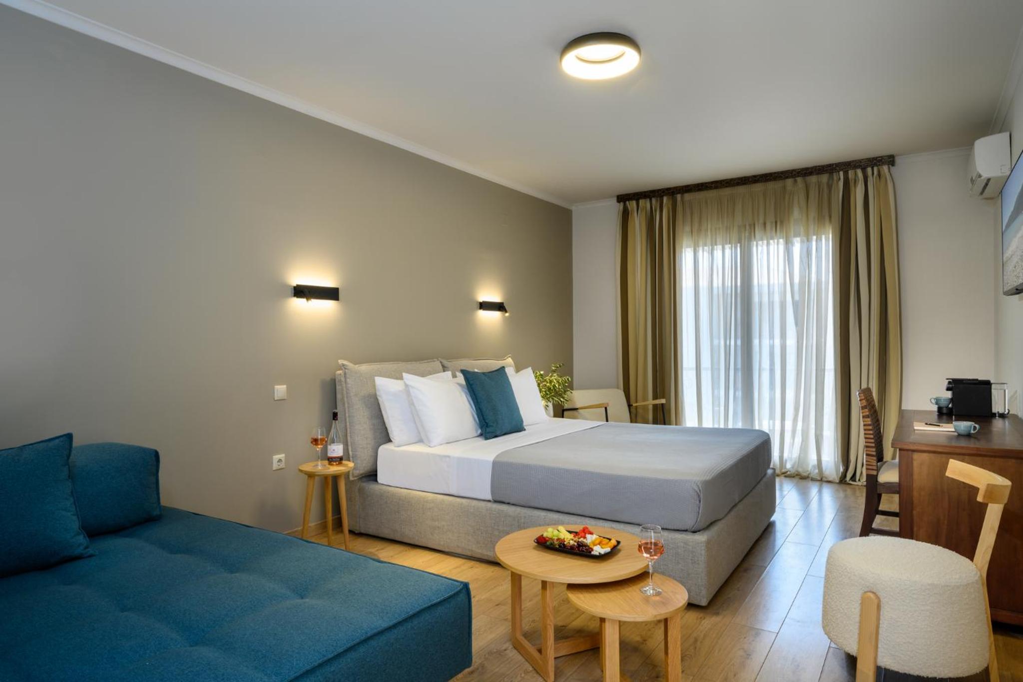 Standard Double Room with Balcony photo 3