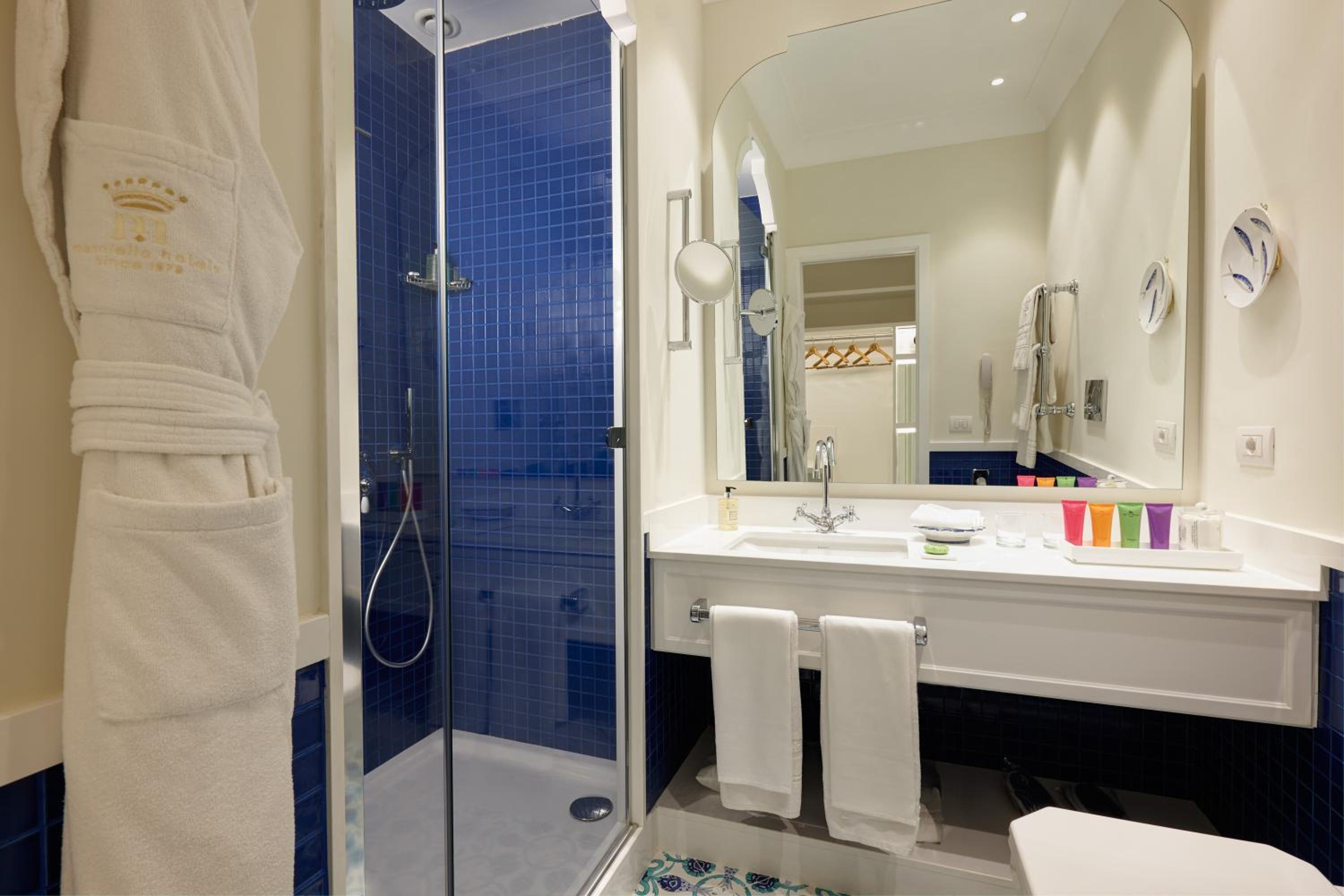 Deluxe Double or Twin Room with Balcony - Photo 6
