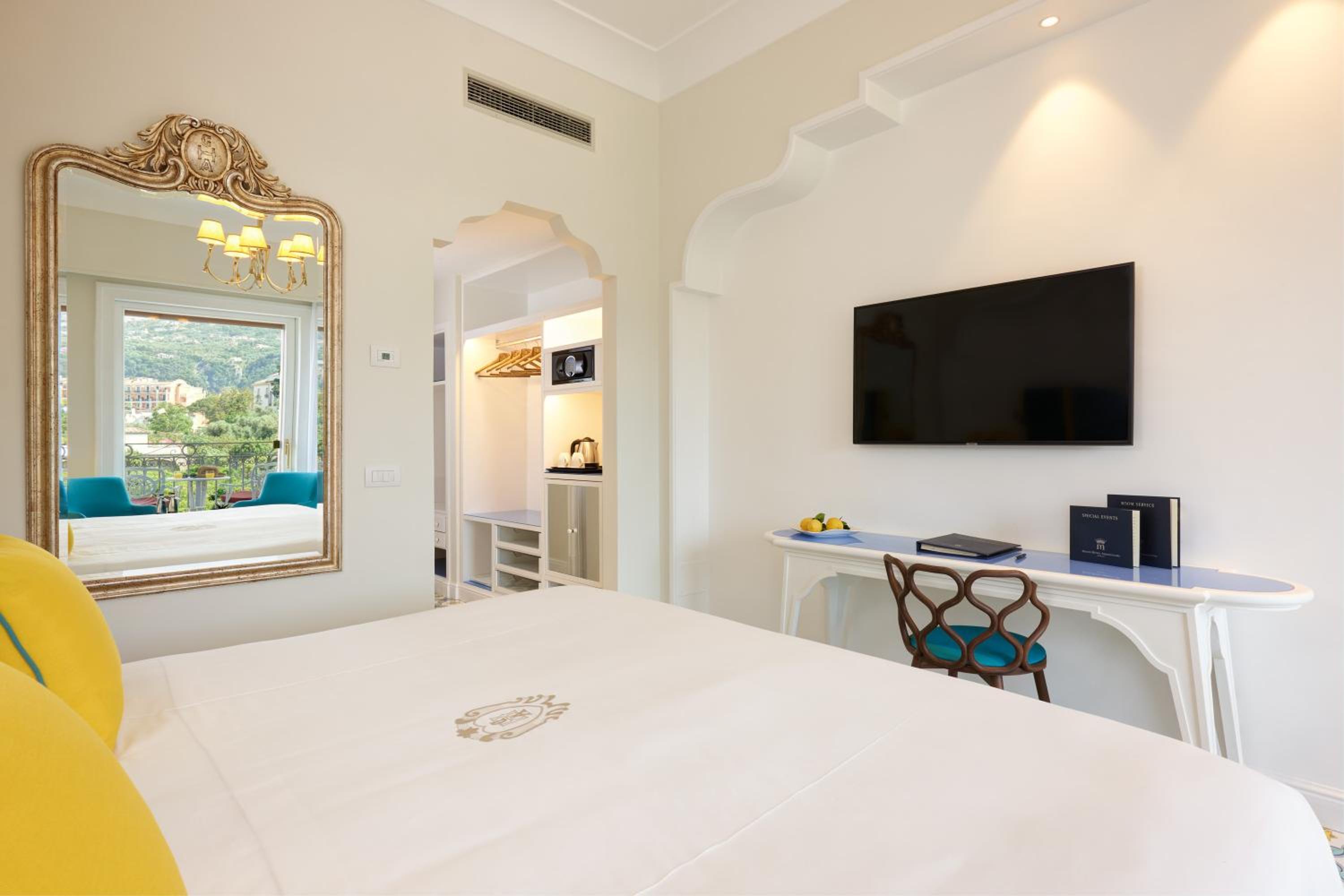 Deluxe Double or Twin Room with Balcony - Photo 3