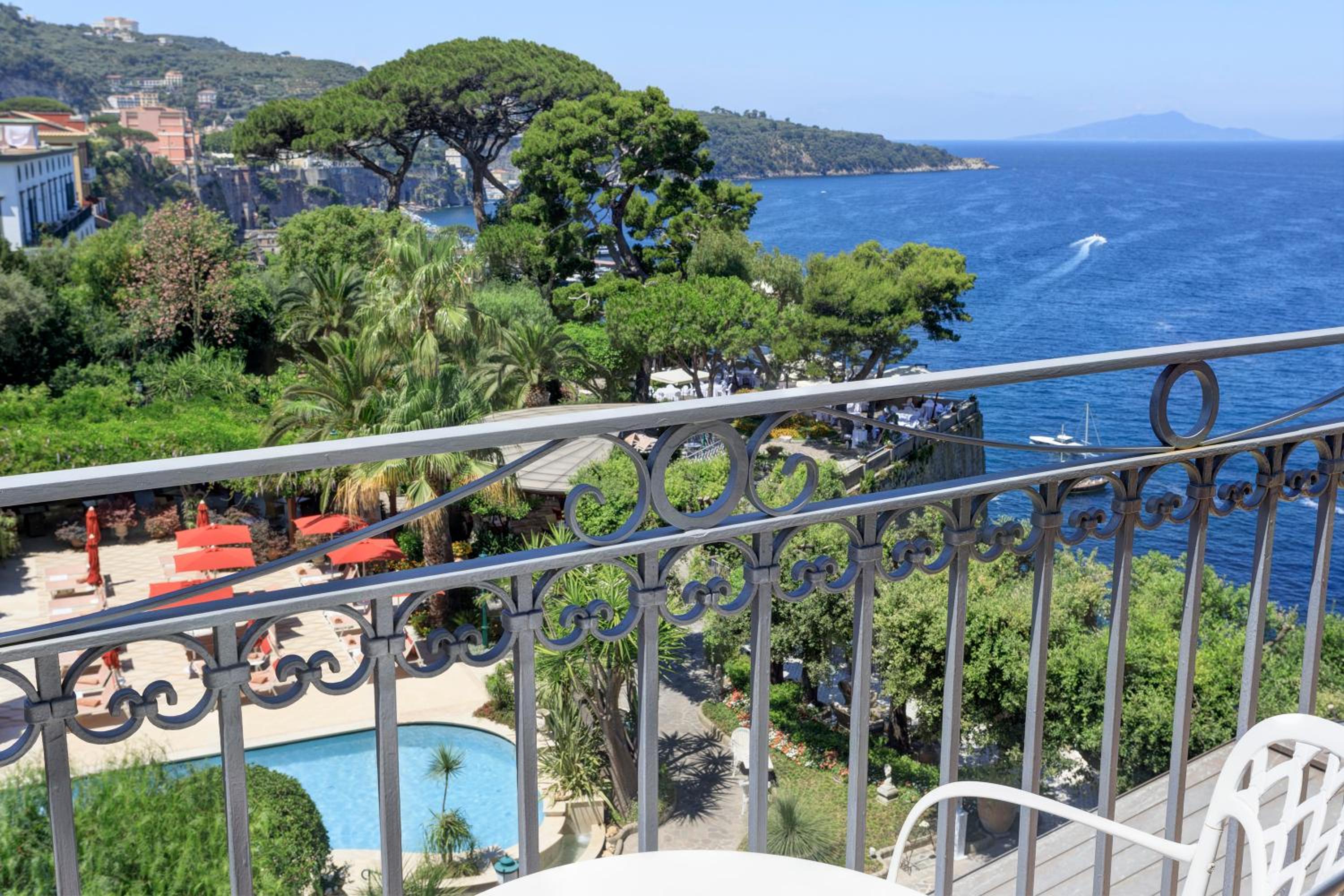 Deluxe Double or Twin Room with Balcony - Photo 7