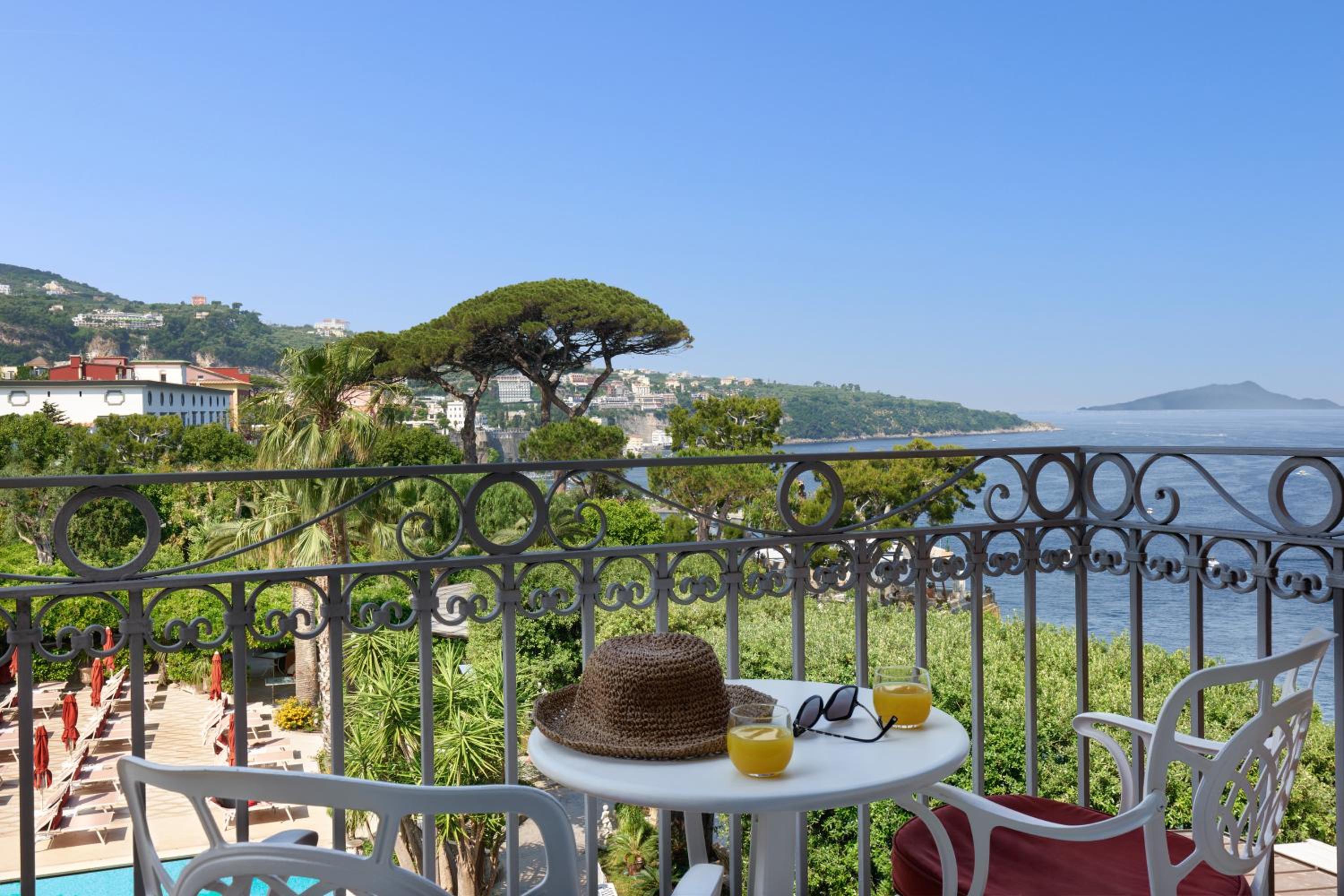 Deluxe Double or Twin Room with Balcony - Photo 8
