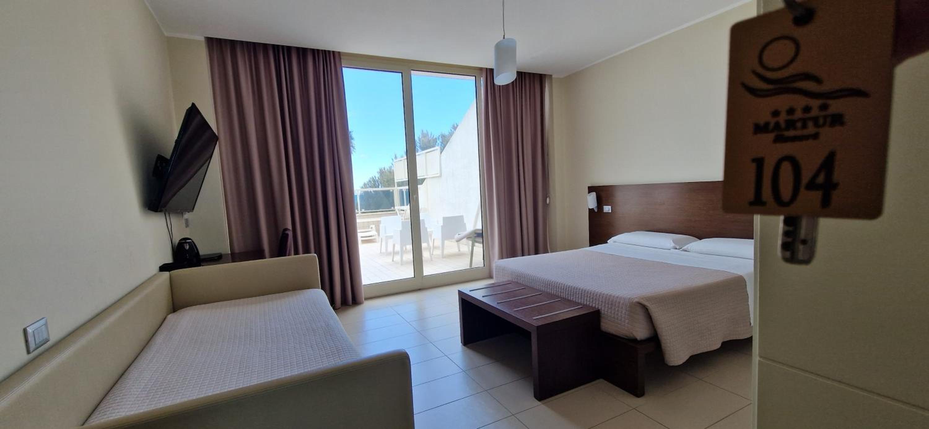 Deluxe Triple Room With Sea View