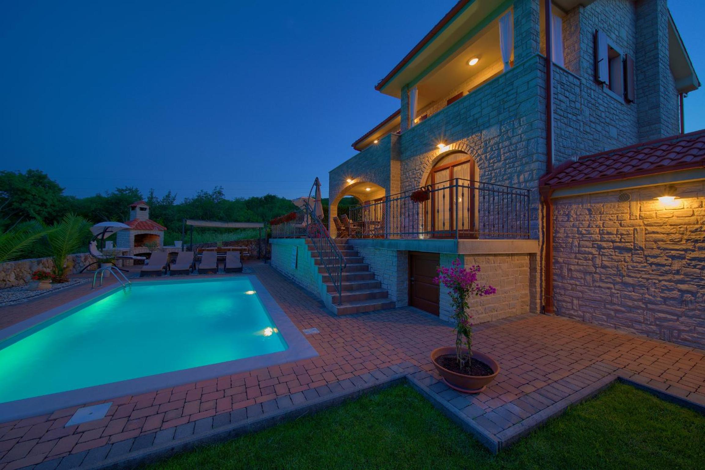 Villa photo 3