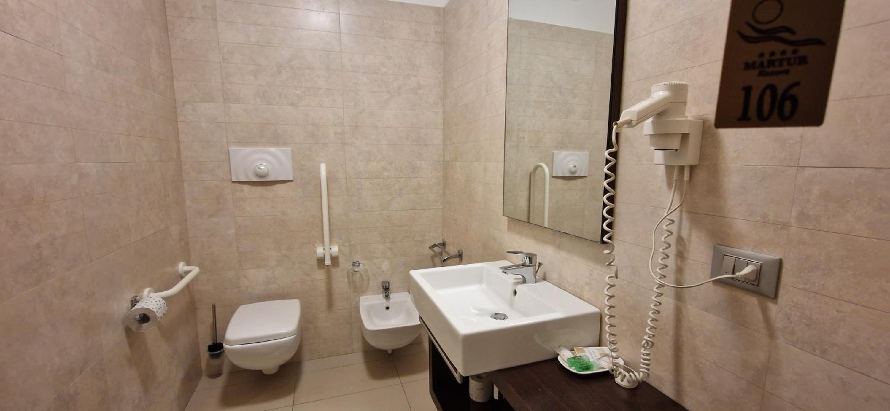 Standard Triple Room - Photo 2