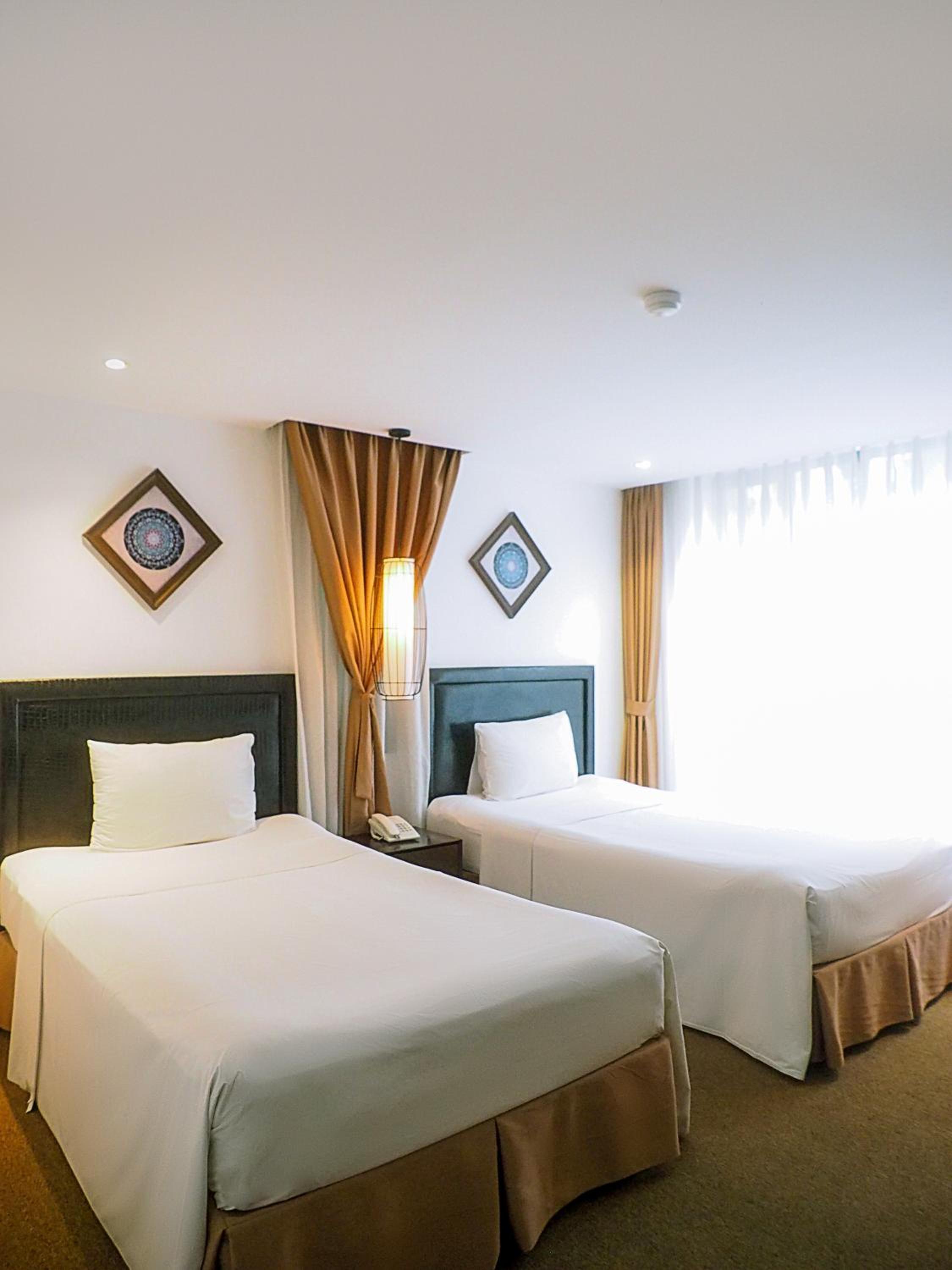 Large Twin Room