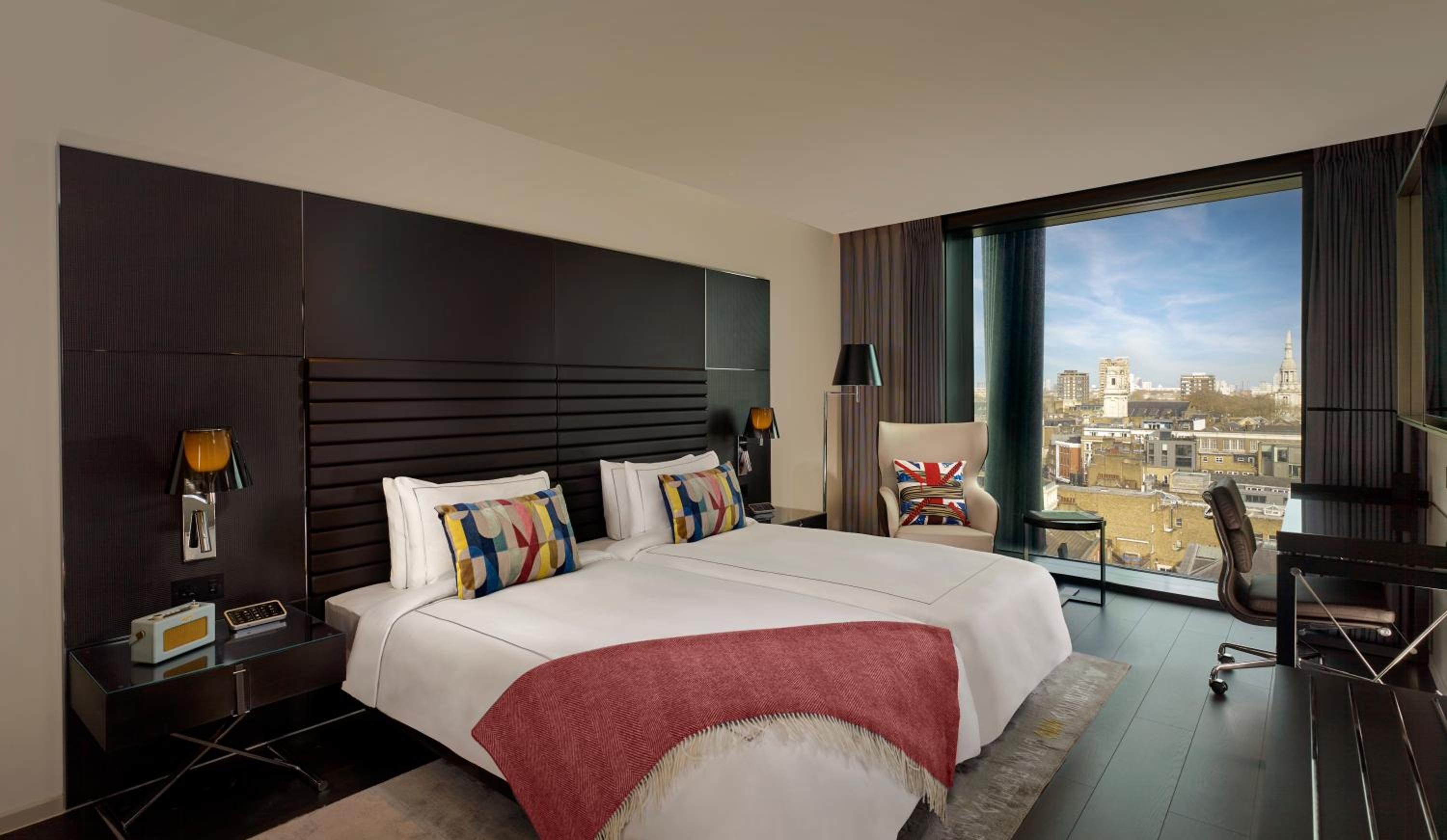 Art Room Deluxe Twin