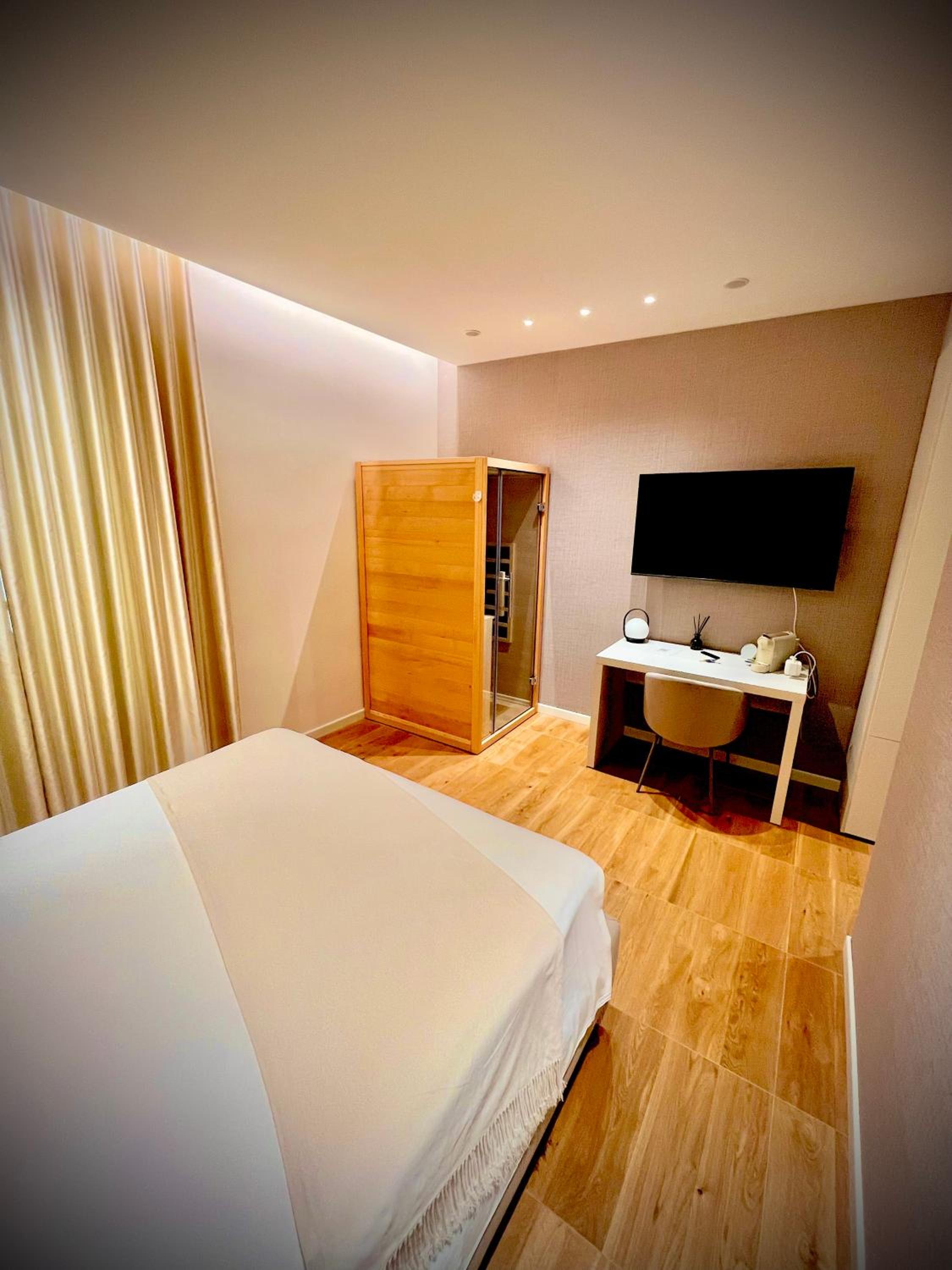 Deluxe Double Room photo 2