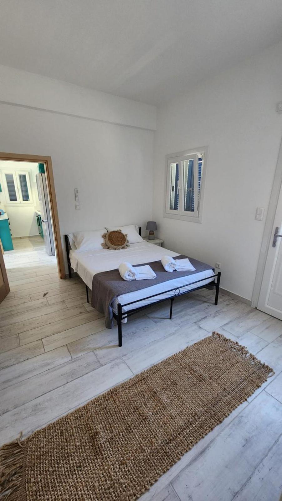 One-Bedroom Standard Apartment photo 1