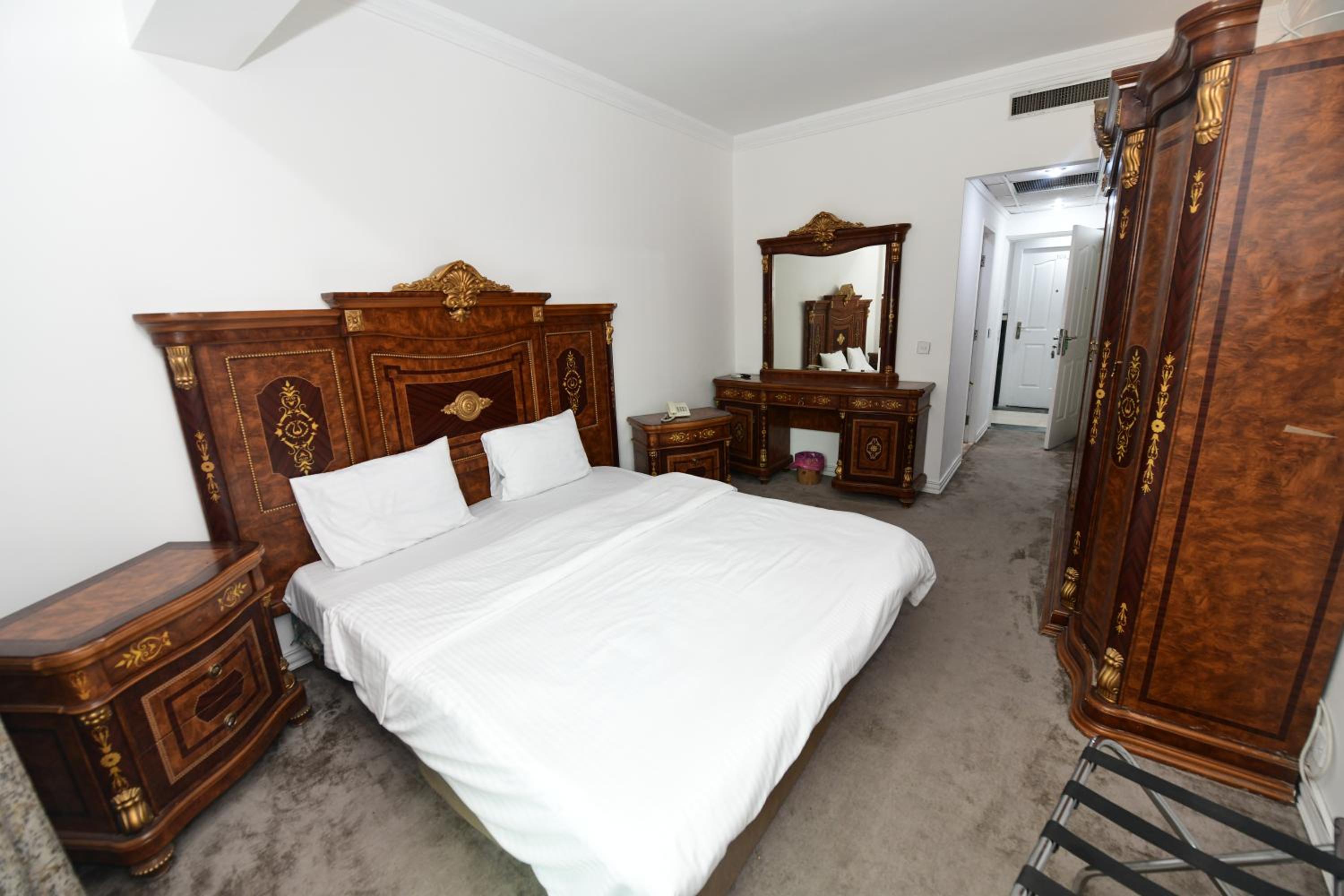 Deluxe Suite