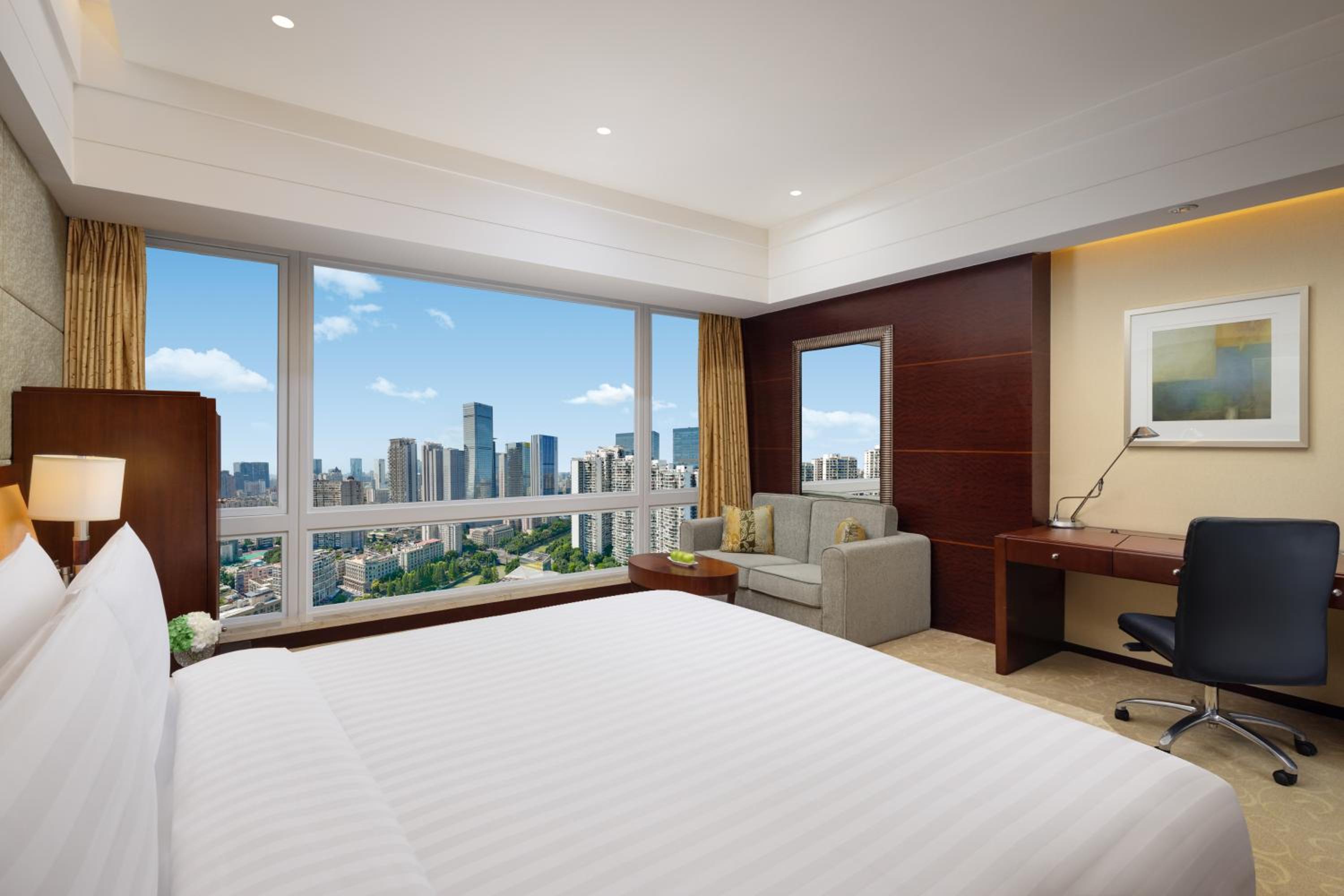 Deluxe Double Room with River View photo 2