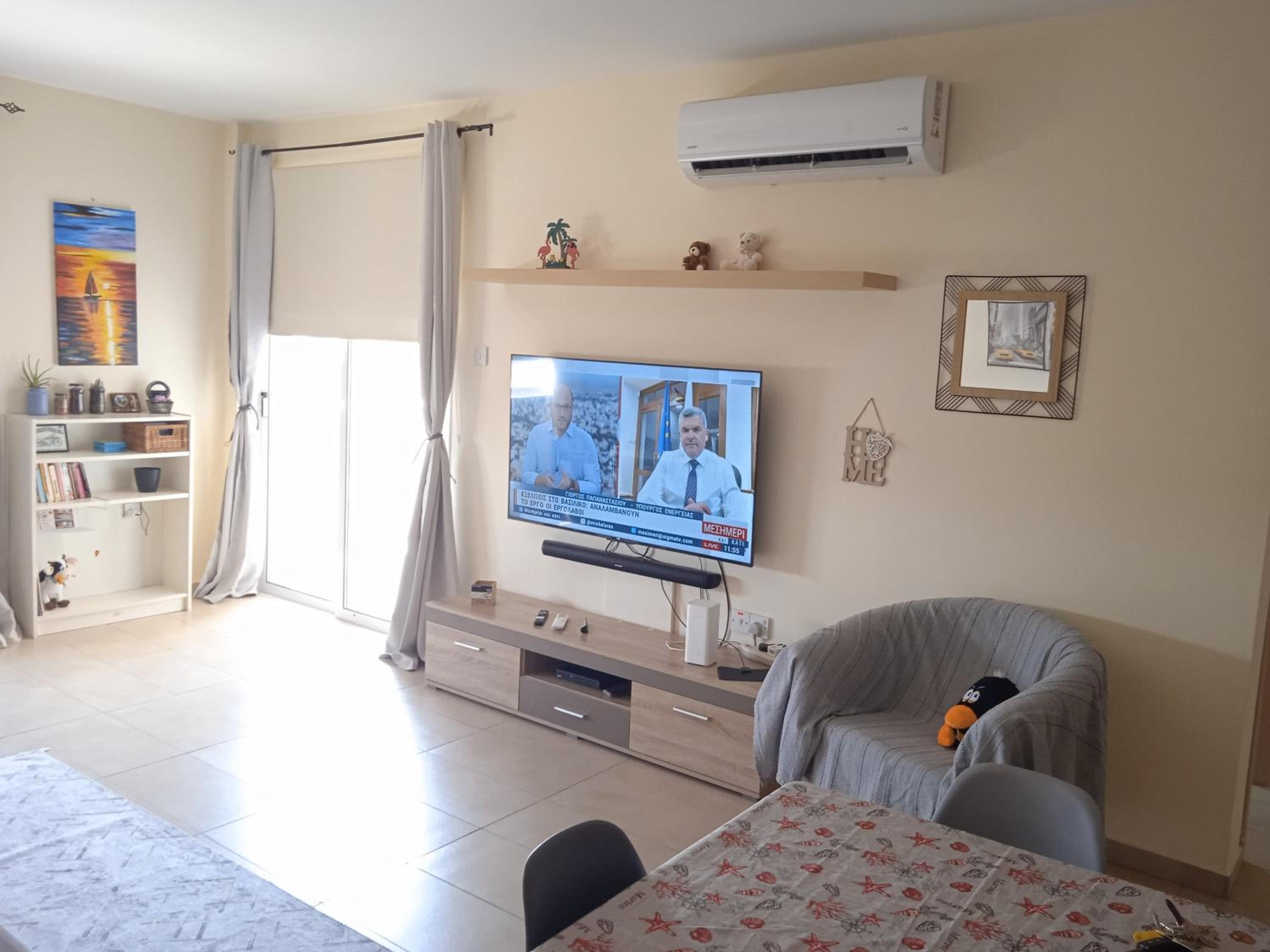 Apartment photo 2