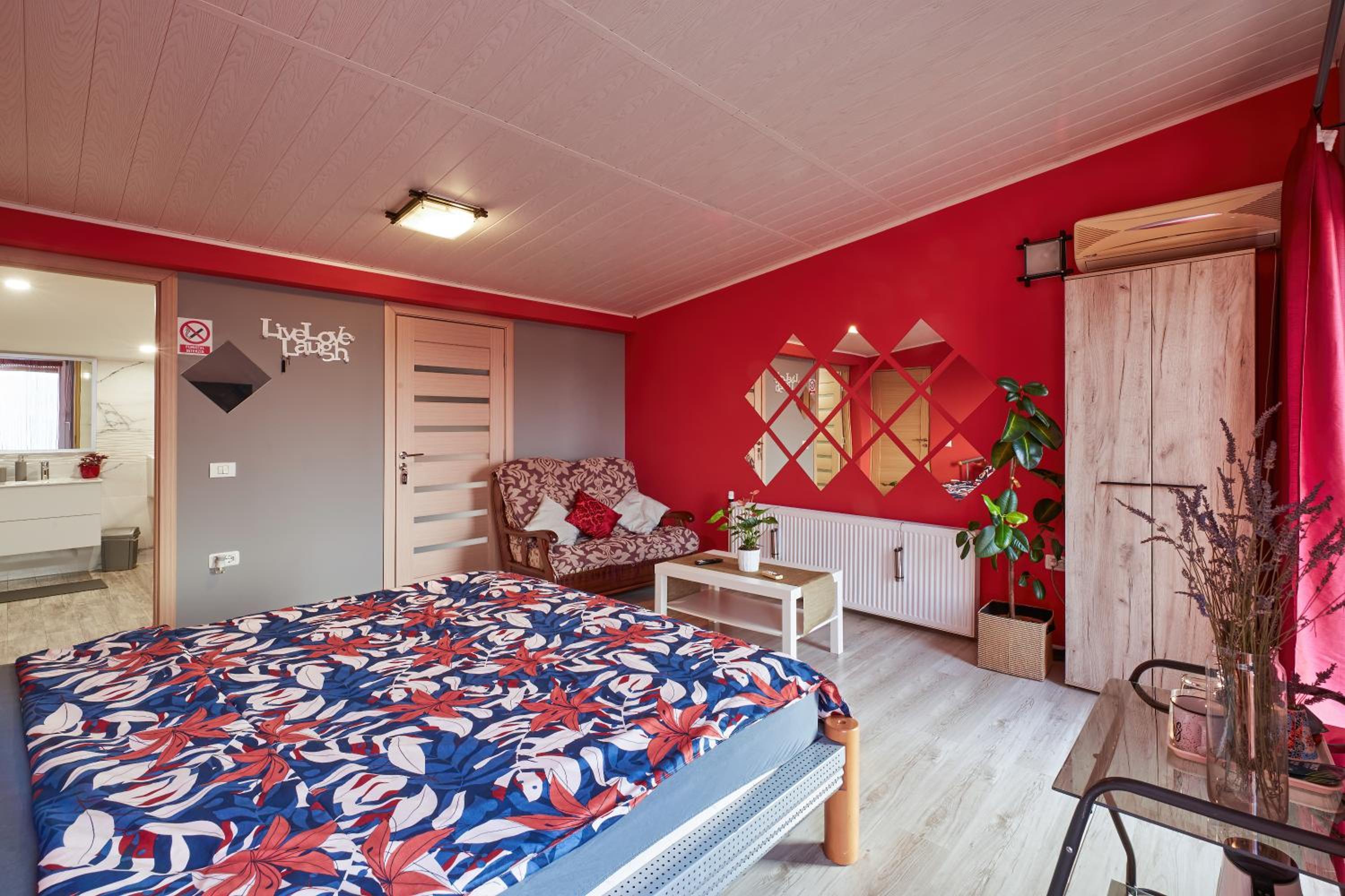 King Room with Mountain View photo 2