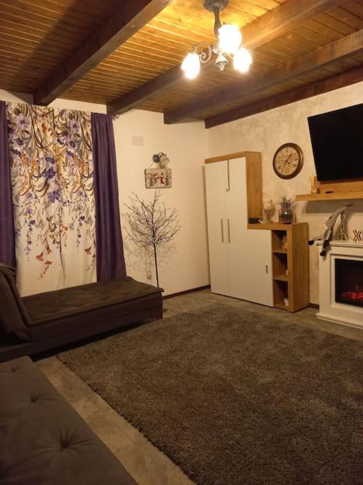 One-Bedroom House photo 1