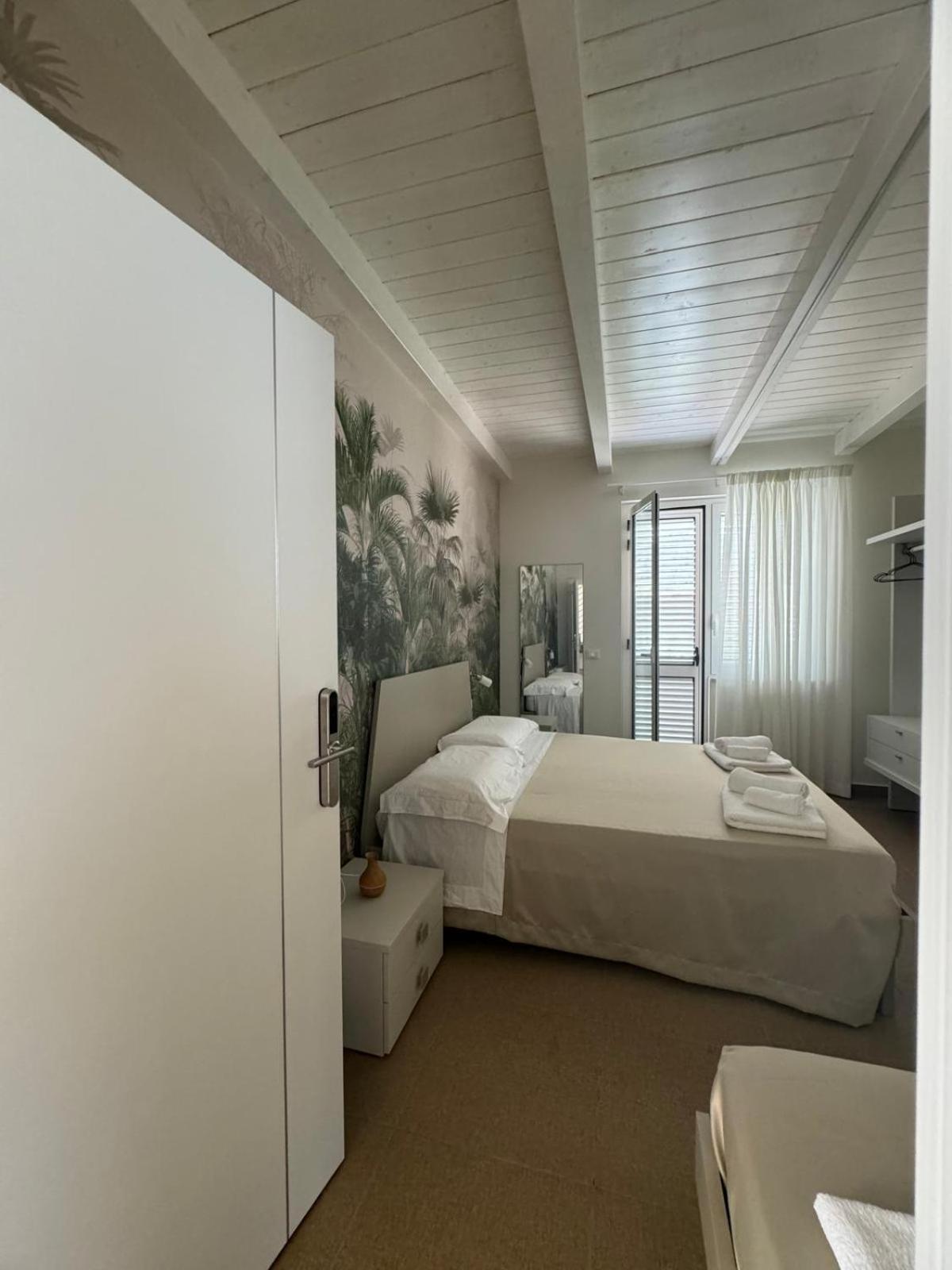 Deluxe Double or Twin Room with Balcony photo 2