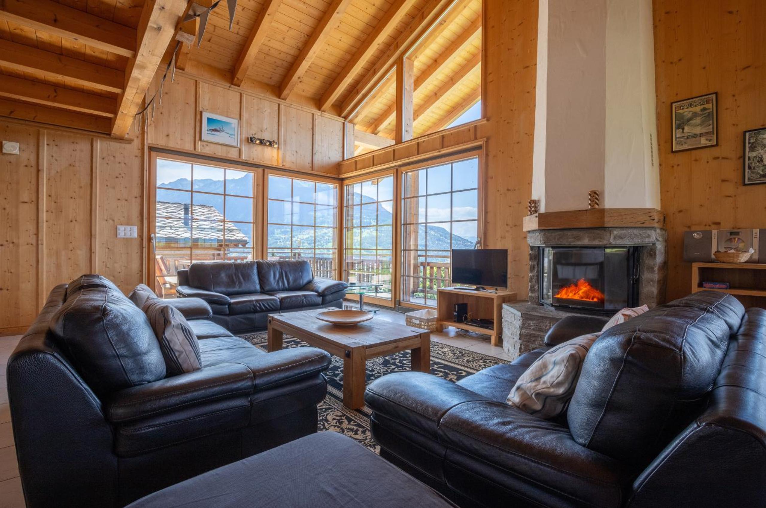Four-Bedroom Chalet photo 3