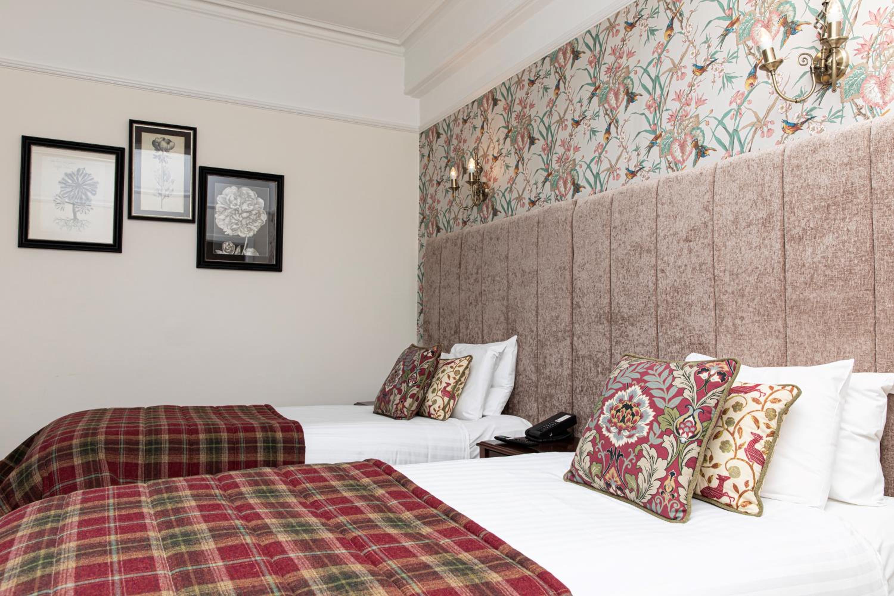 Classic Twin Room - Photo 13