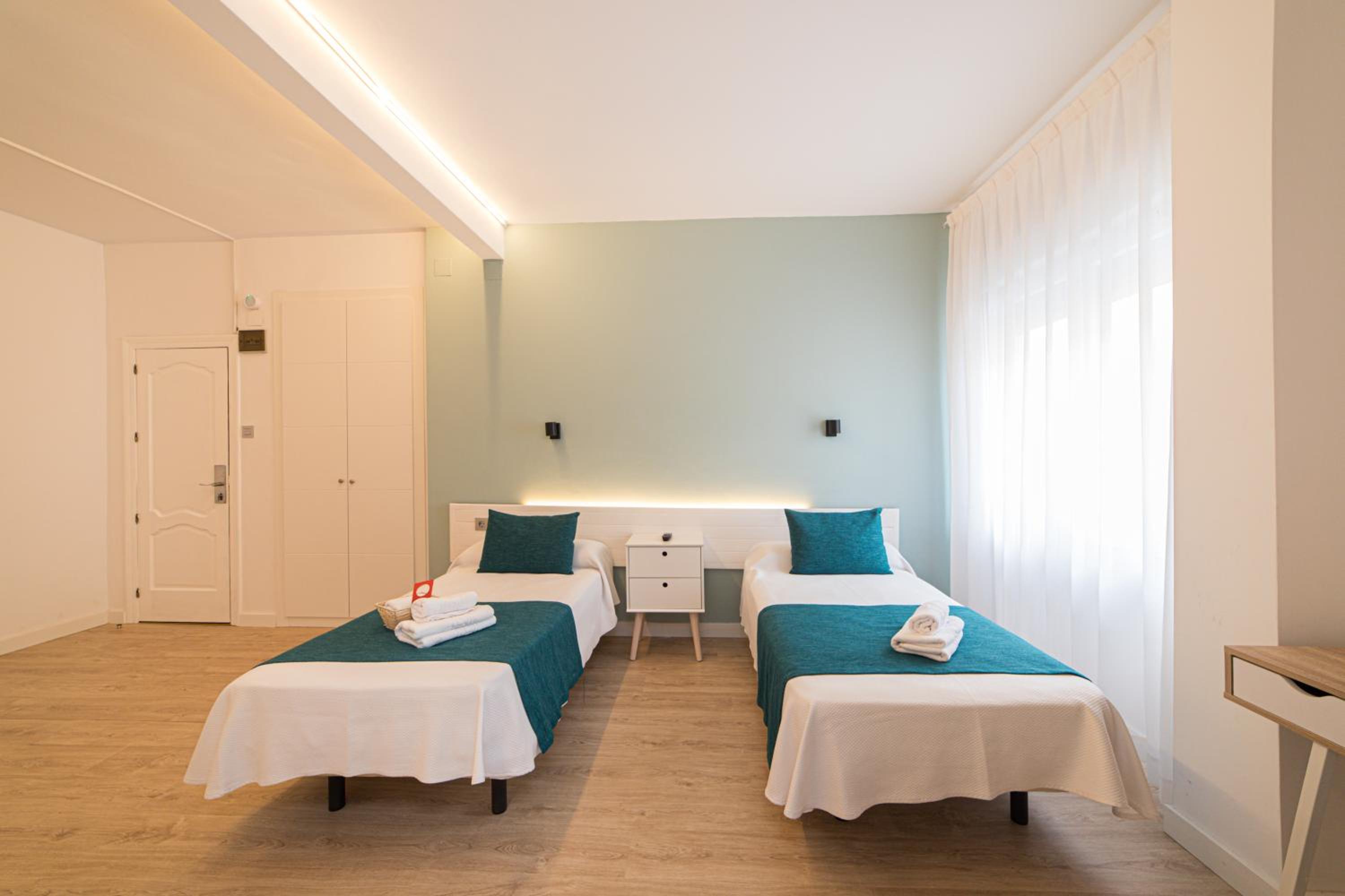 Double or Twin Room - Photo 9