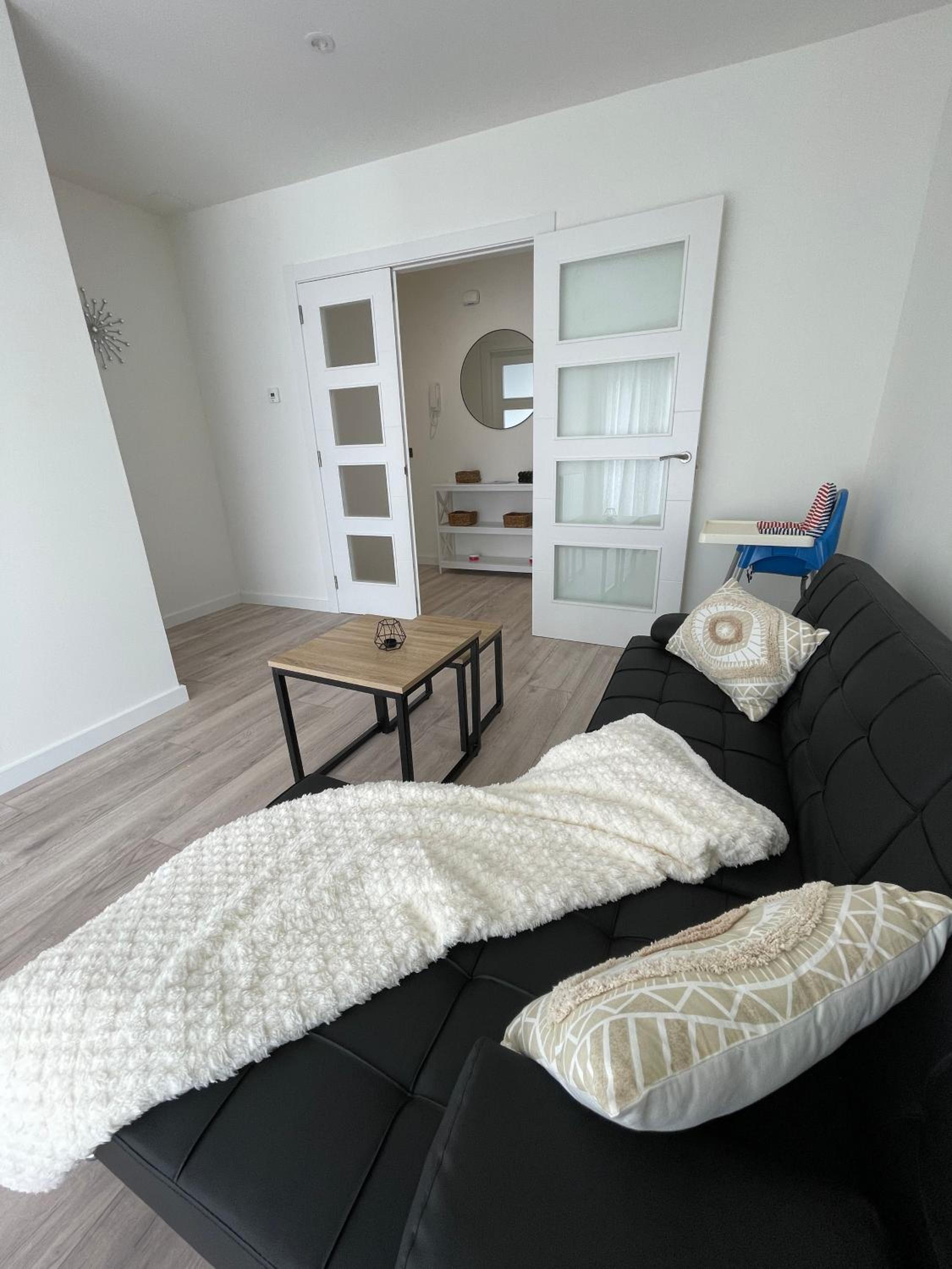 Three-Bedroom Apartment photo 3