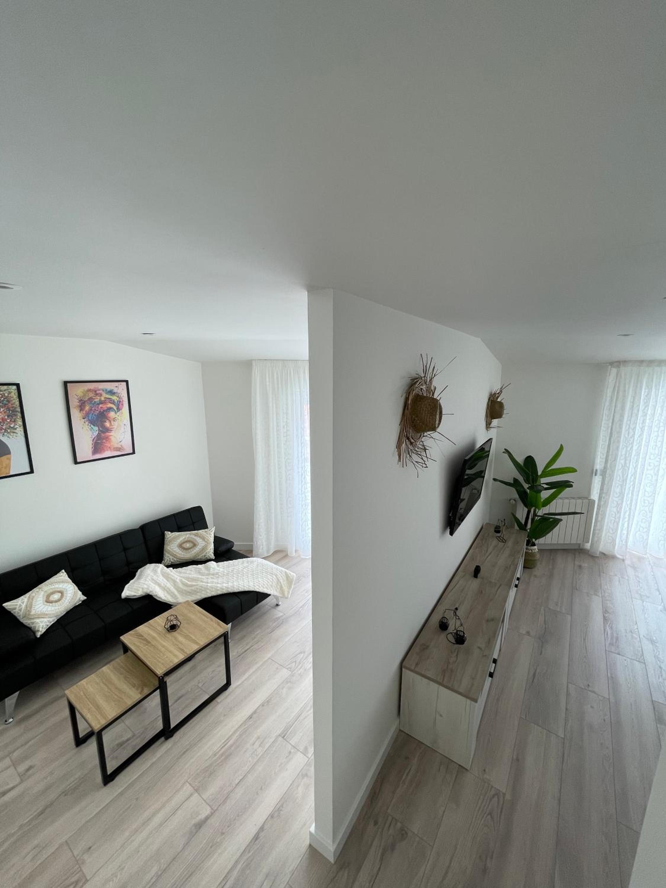 Three-Bedroom Apartment photo 2