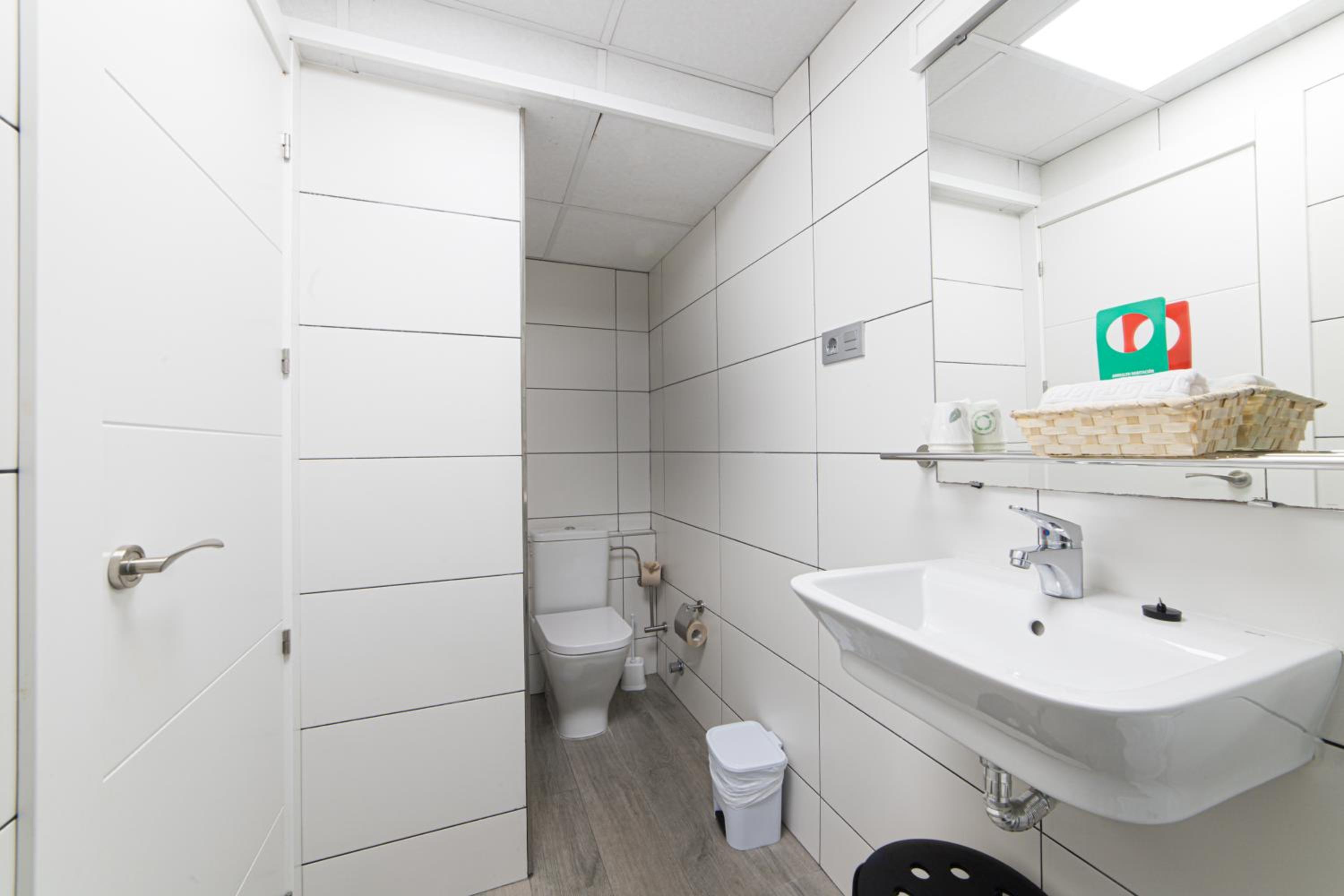 Double or Twin Room - Photo 7