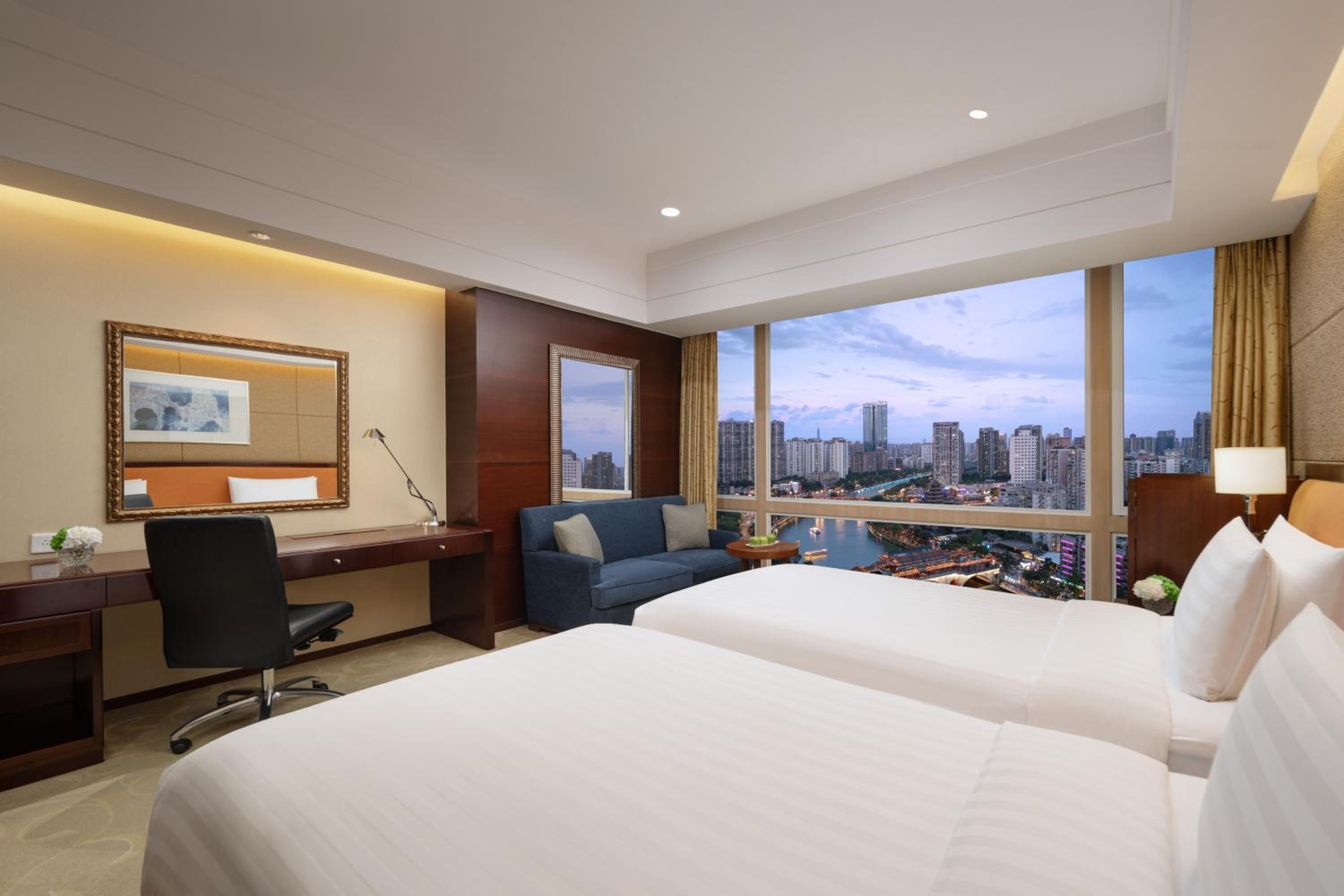 Horizon Twin Room with River View - Photo 3