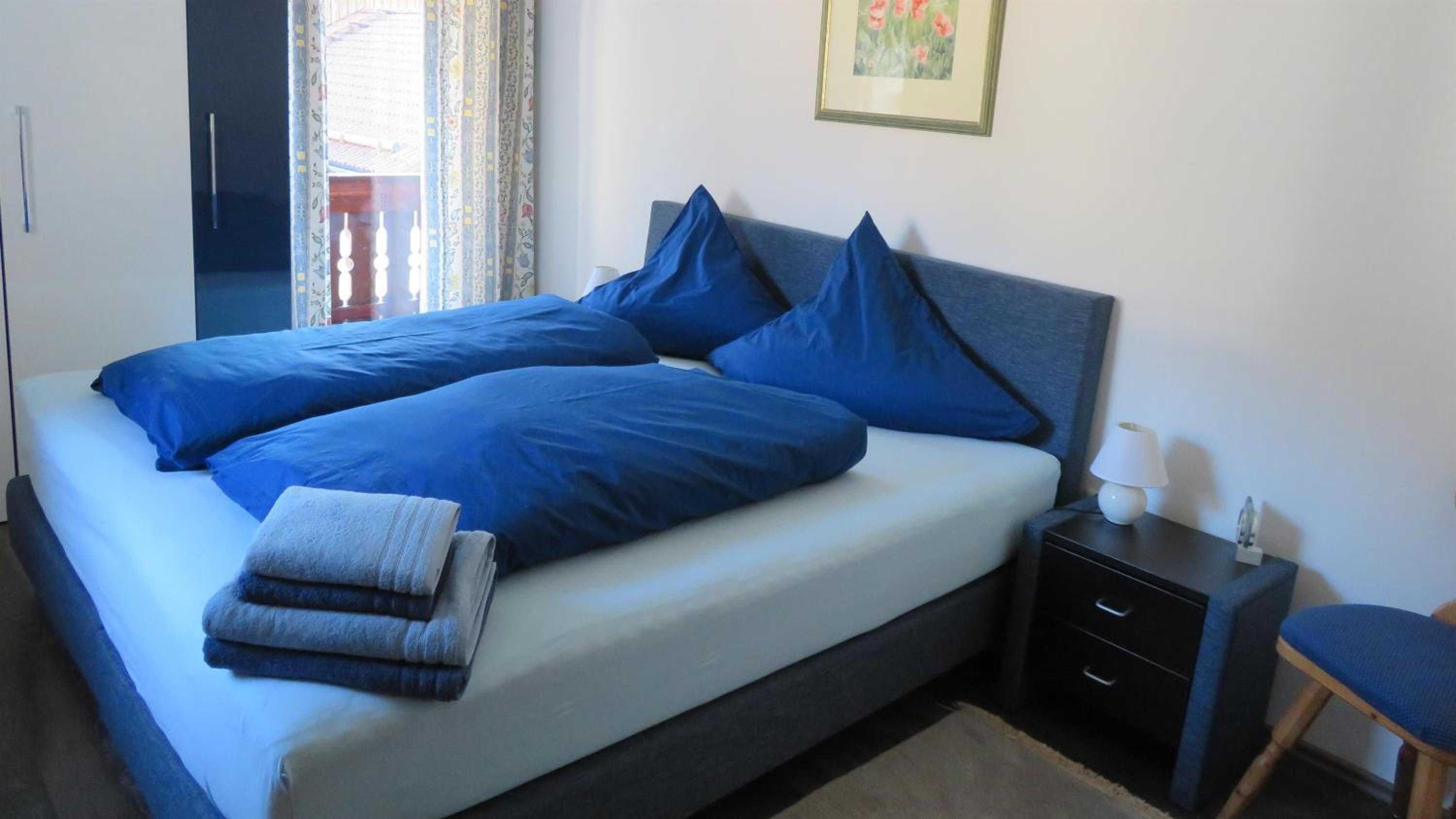 One-Bedroom Apartment photo 1
