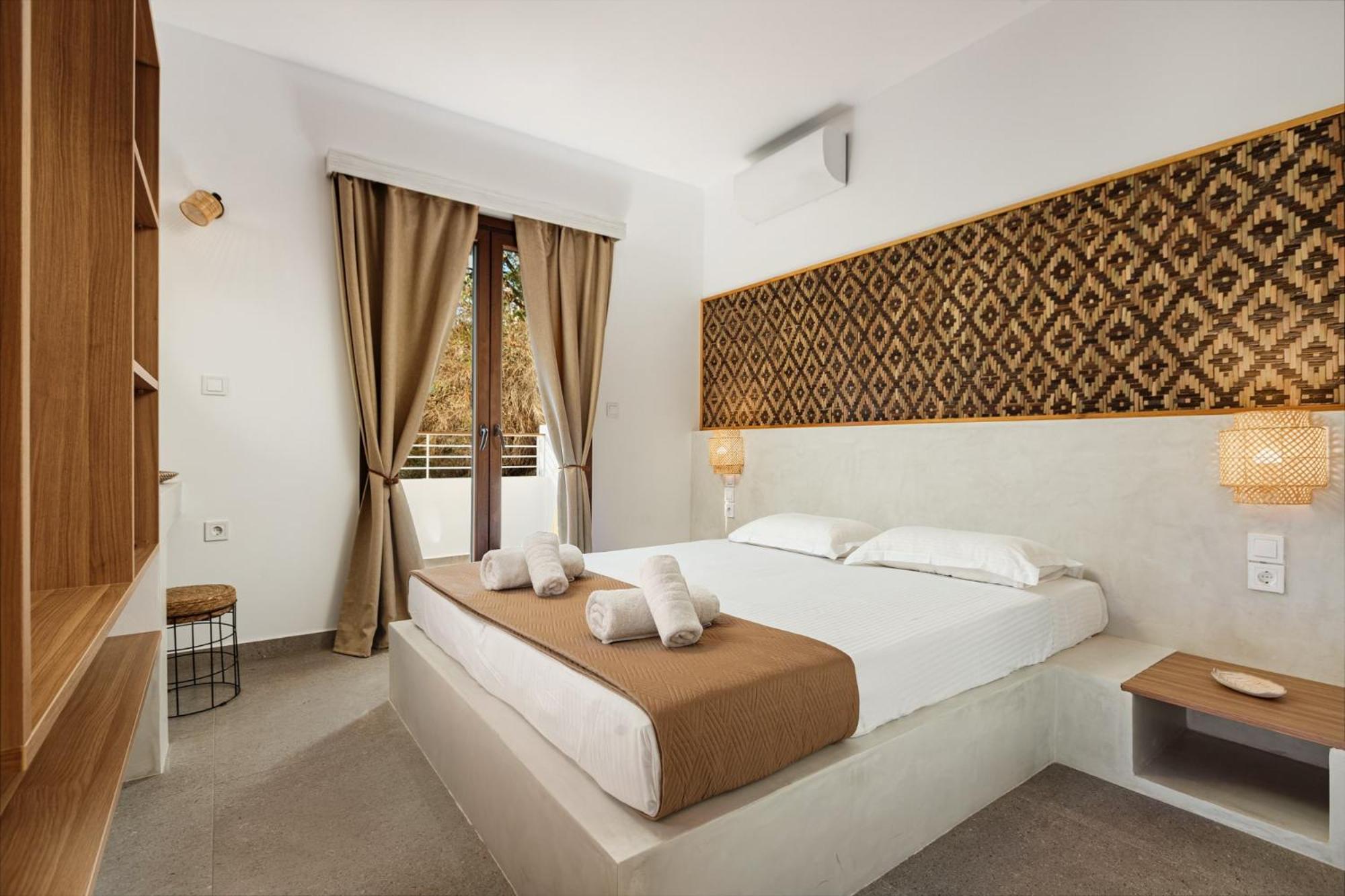 Deluxe Three-Bedroom House With Sea View