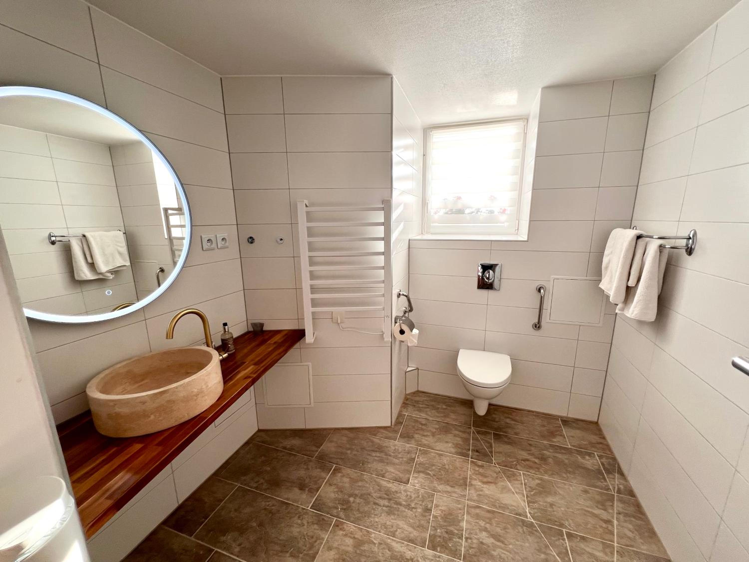 Twin Room - Photo 2