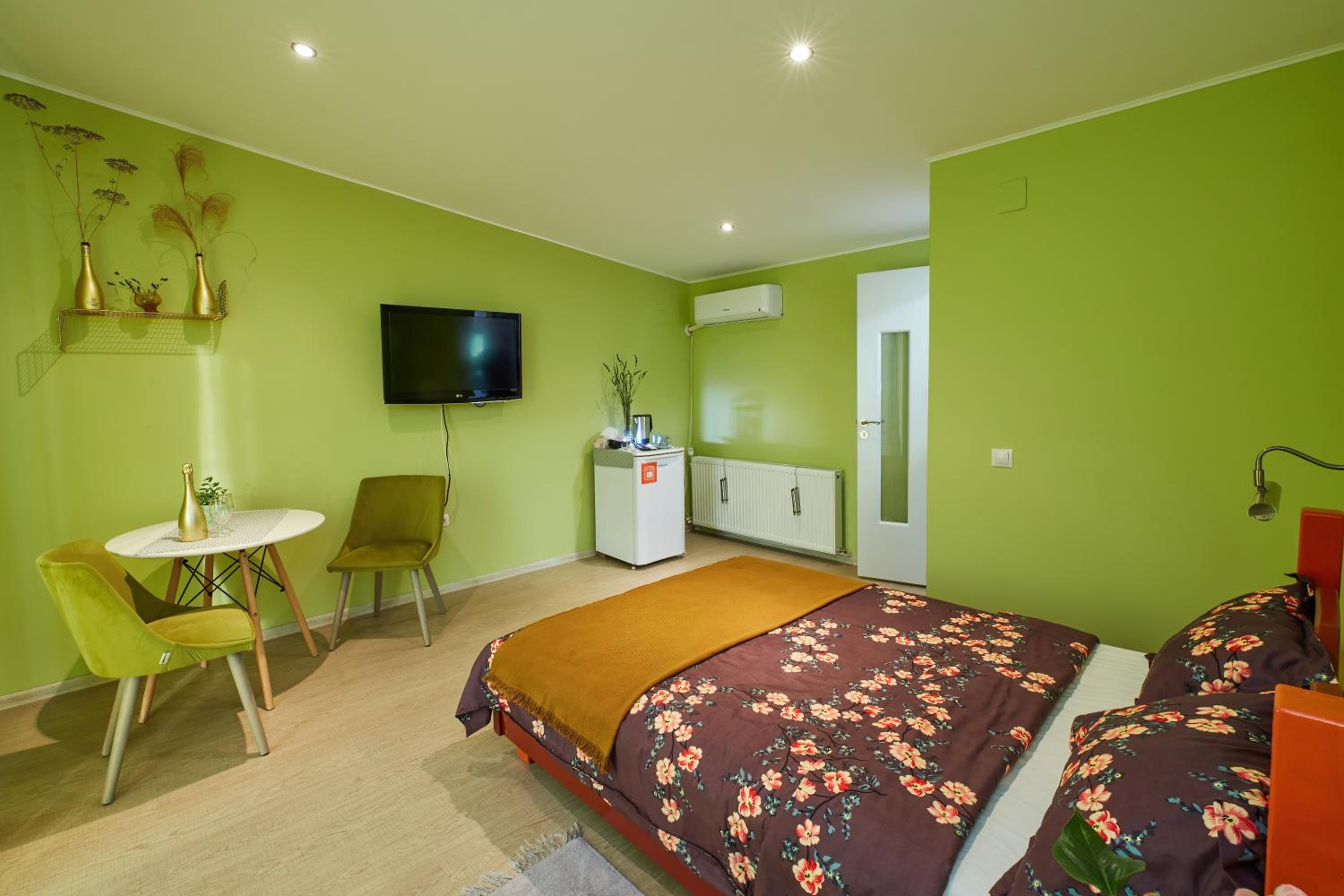 Double Room with Private Bathroom photo 2
