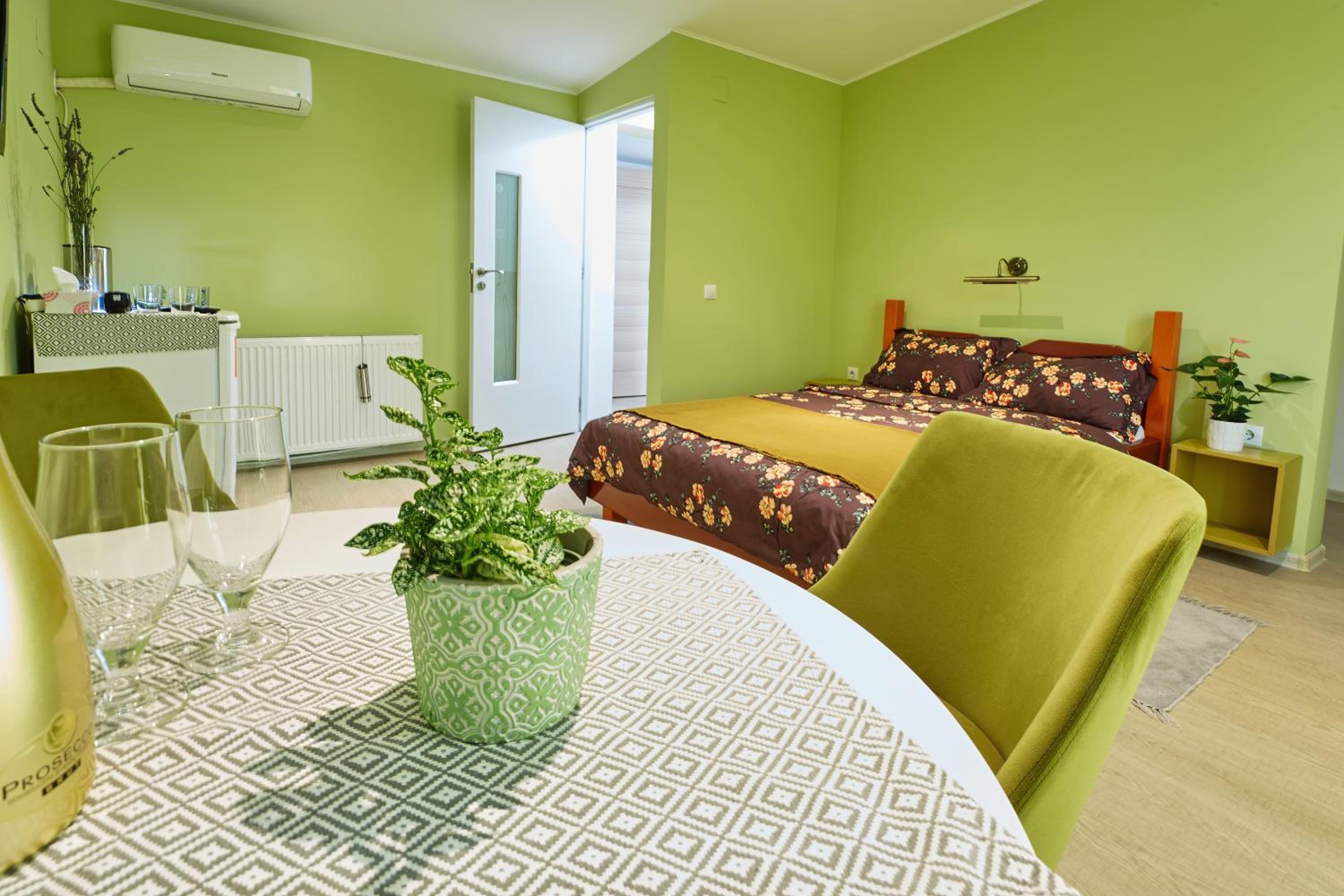 Double Room with Private Bathroom photo 3