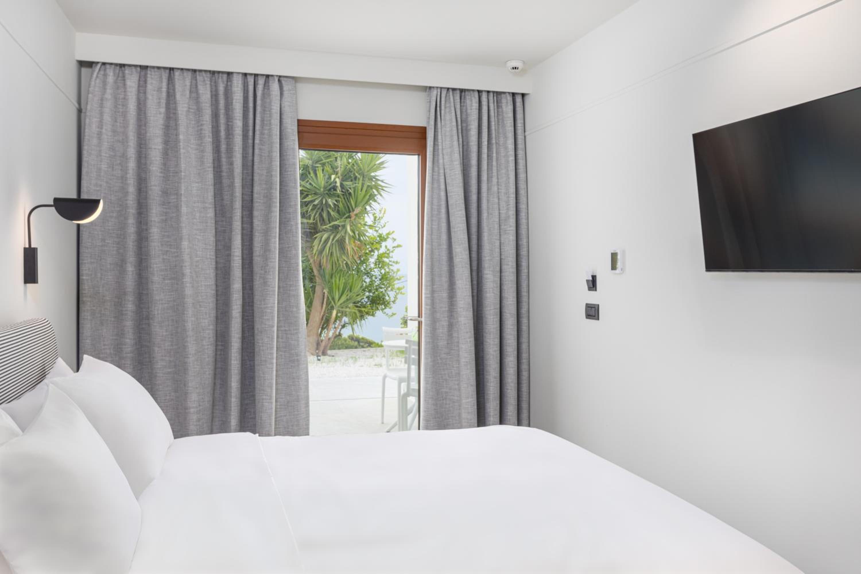 Executive Double Room with Terrace - Photo 2