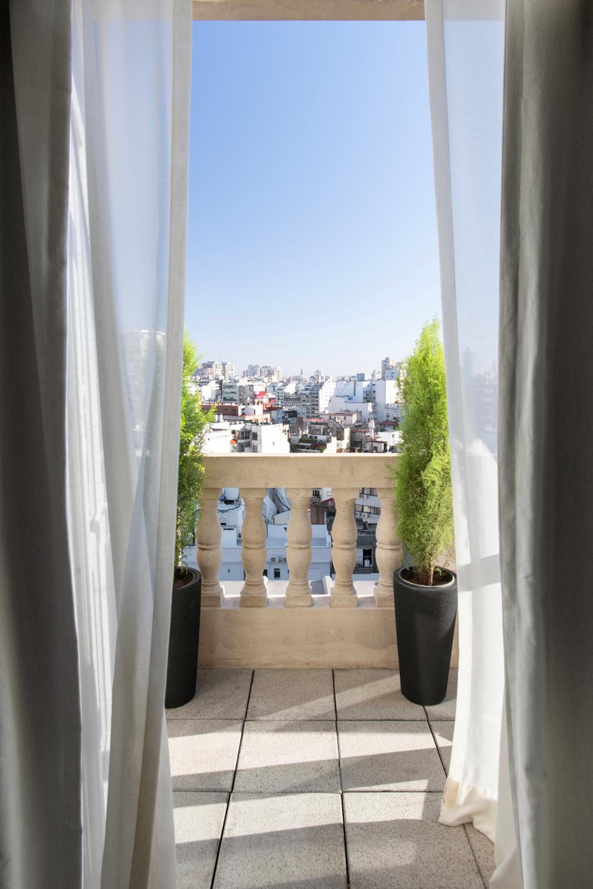 Suite With Balcony thumbnail 5