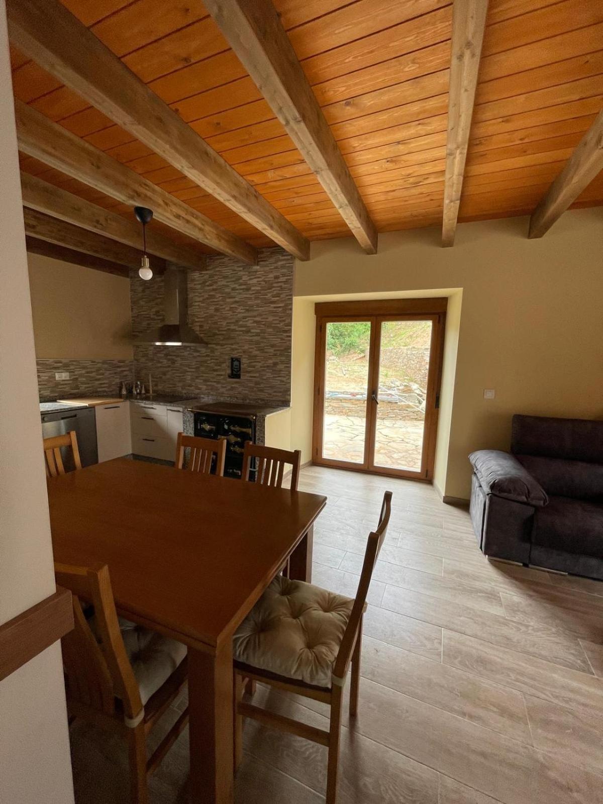 Four-Bedroom House photo 3