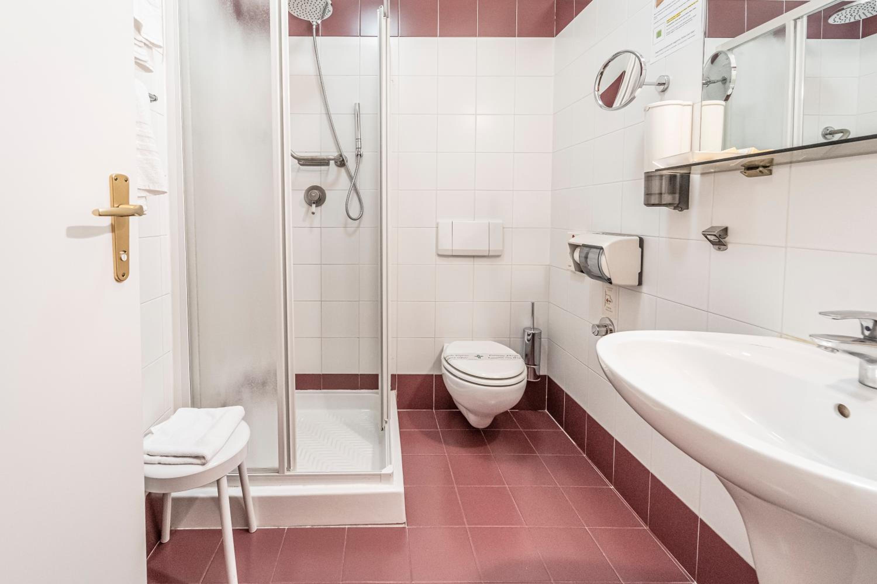 Standard Triple Room - Photo 27