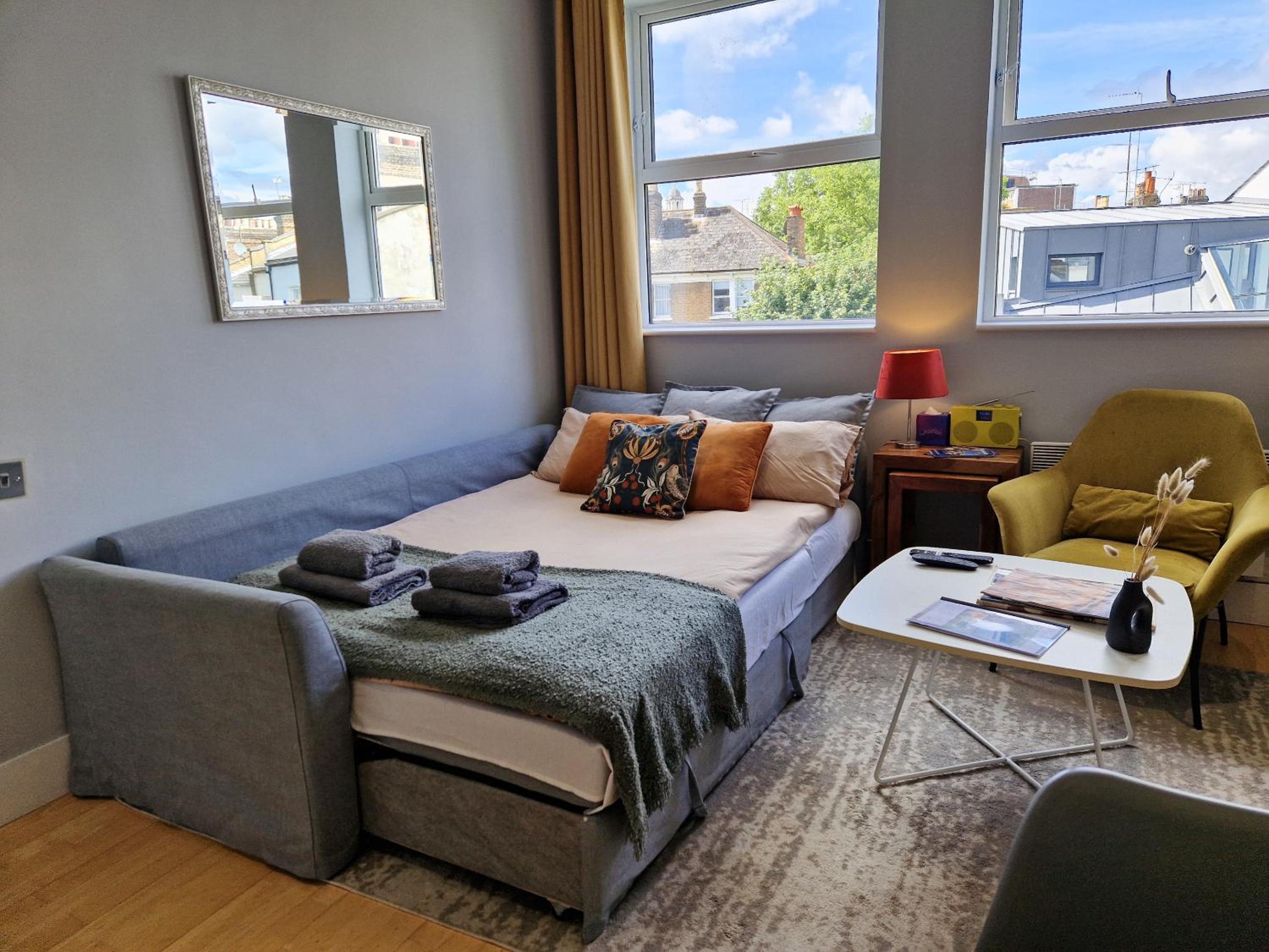One-Bedroom Apartment photo 3