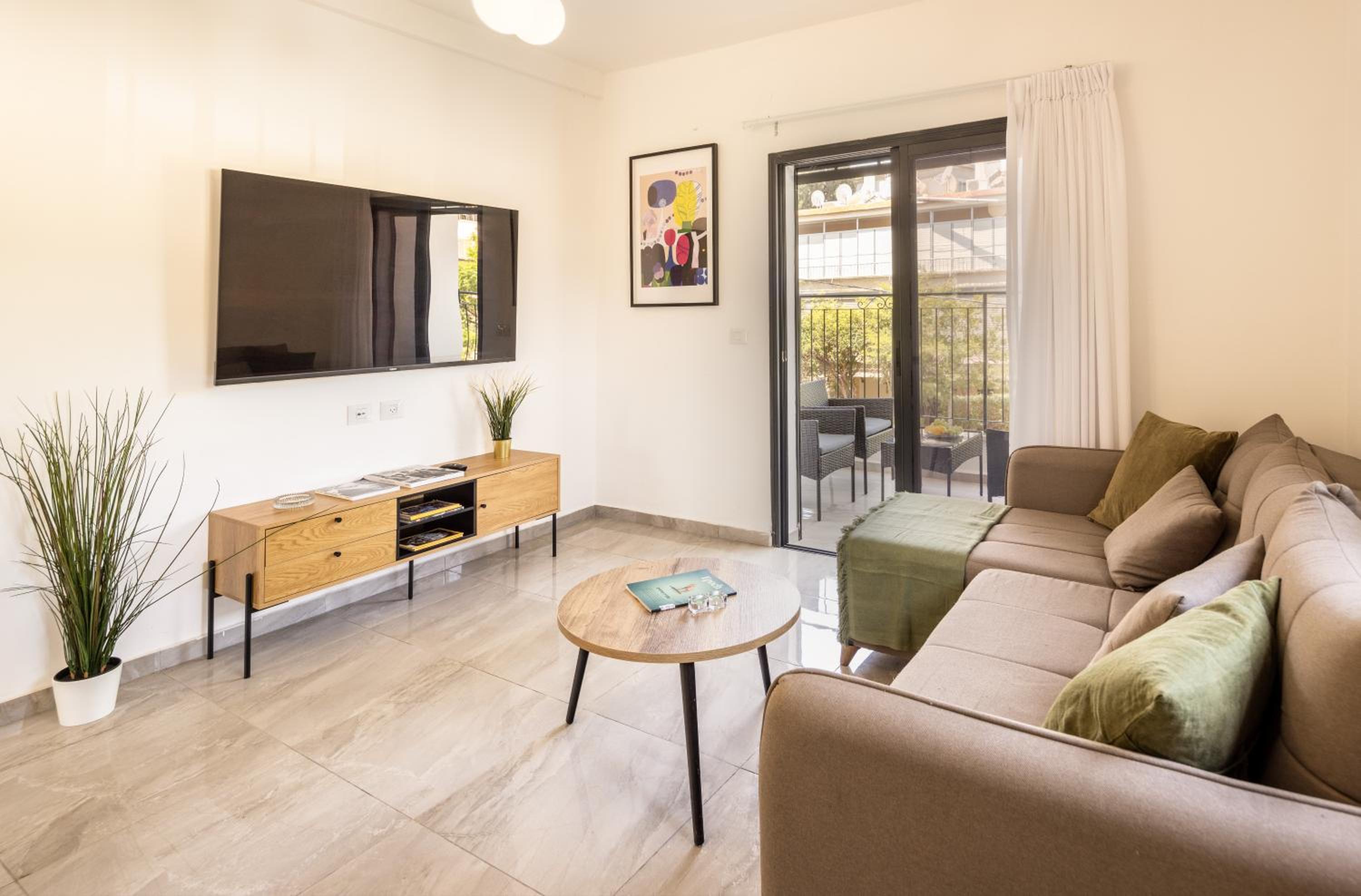 Apartment photo 1