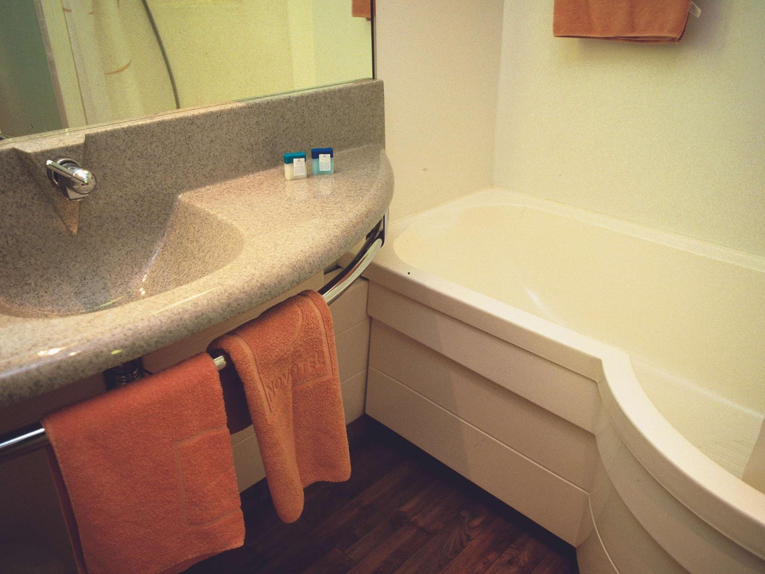 Standard Triple Room - Photo 4