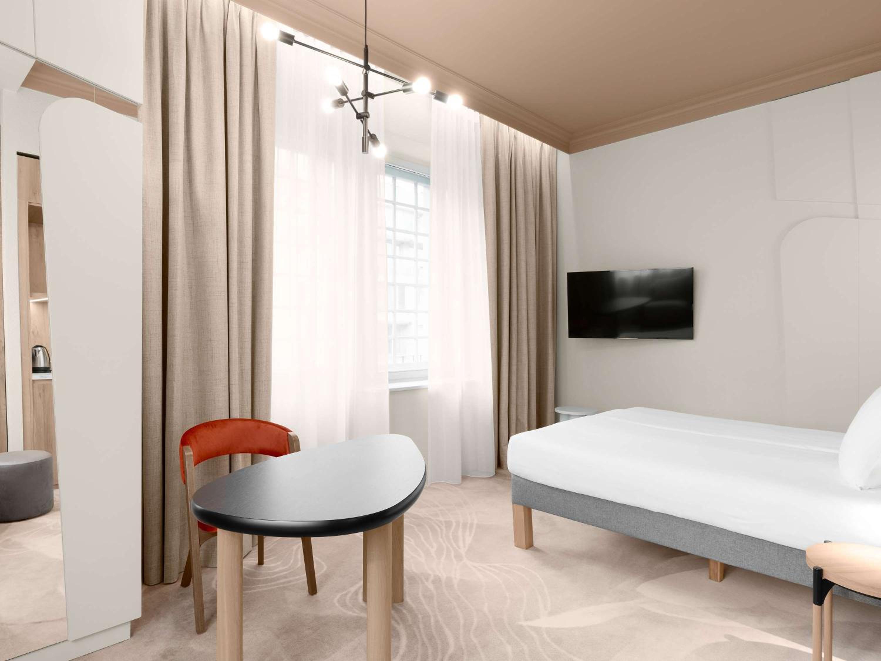 Deluxe Double Room with Sofa - Photo 6