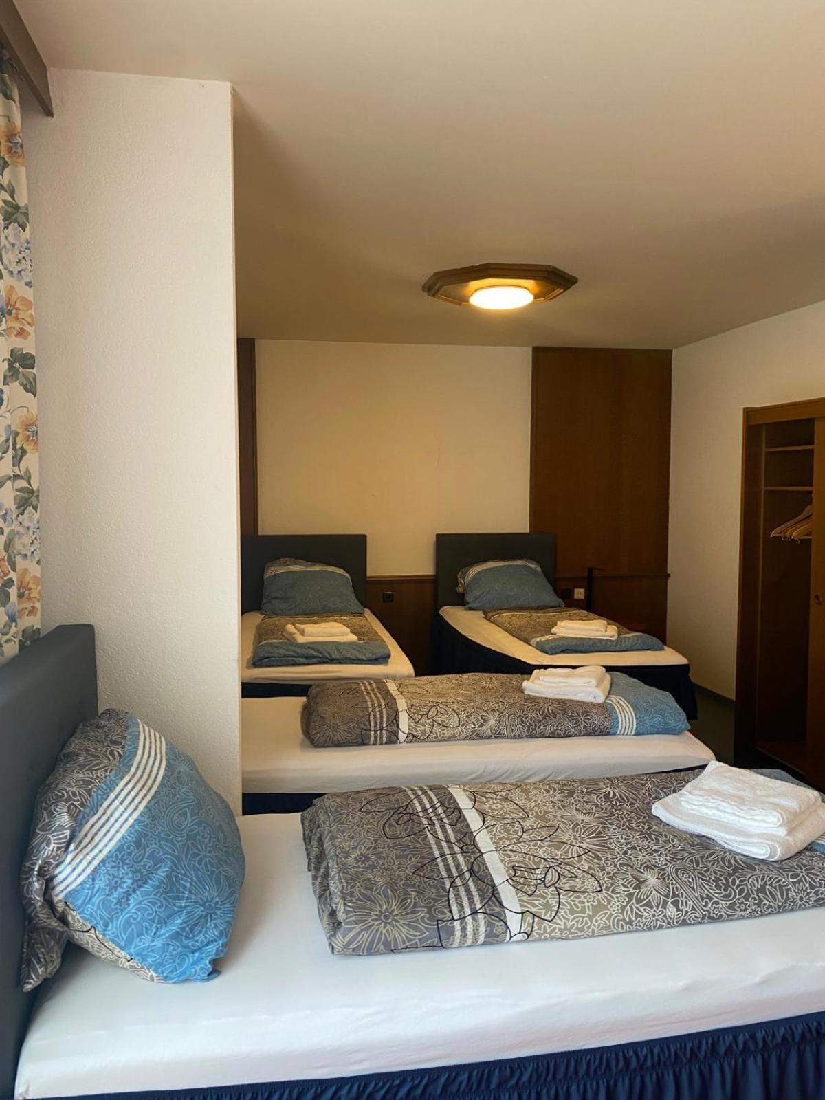 Quadruple Room with Private Bathroom - Photo 1