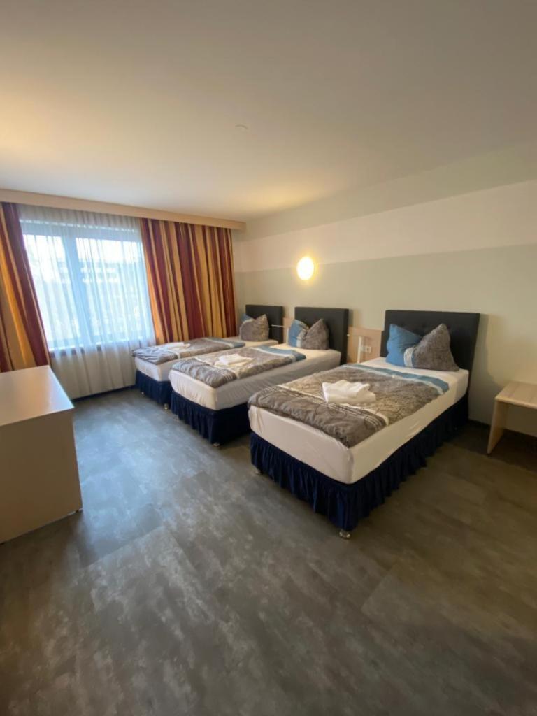 Budget Triple Room - Photo 3