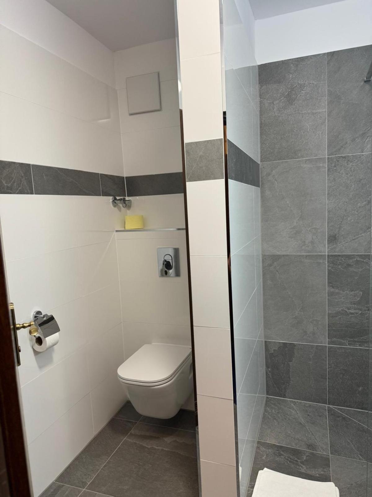 Standard Double Room - Photo 2