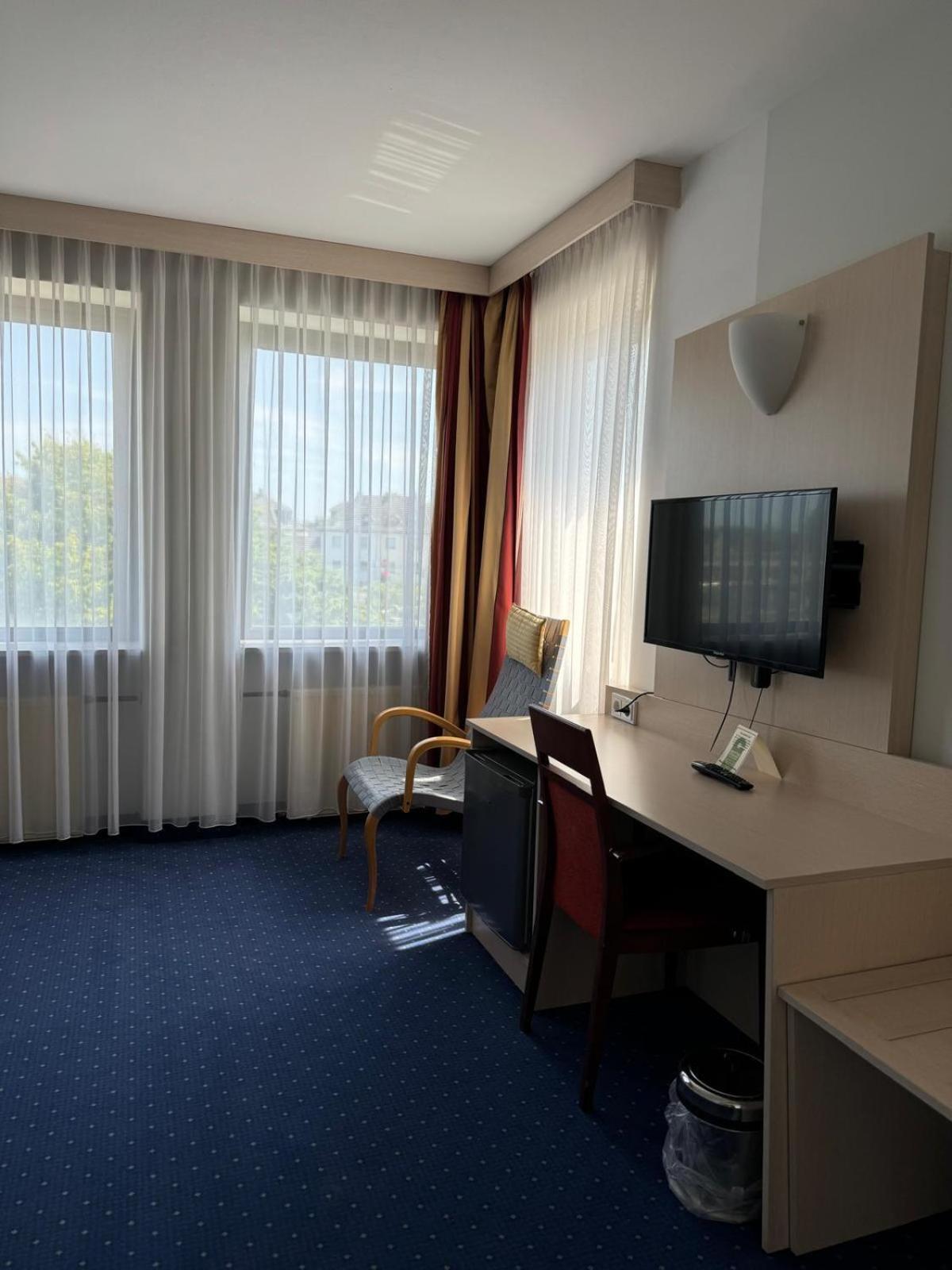 Standard Double Room - Photo 3