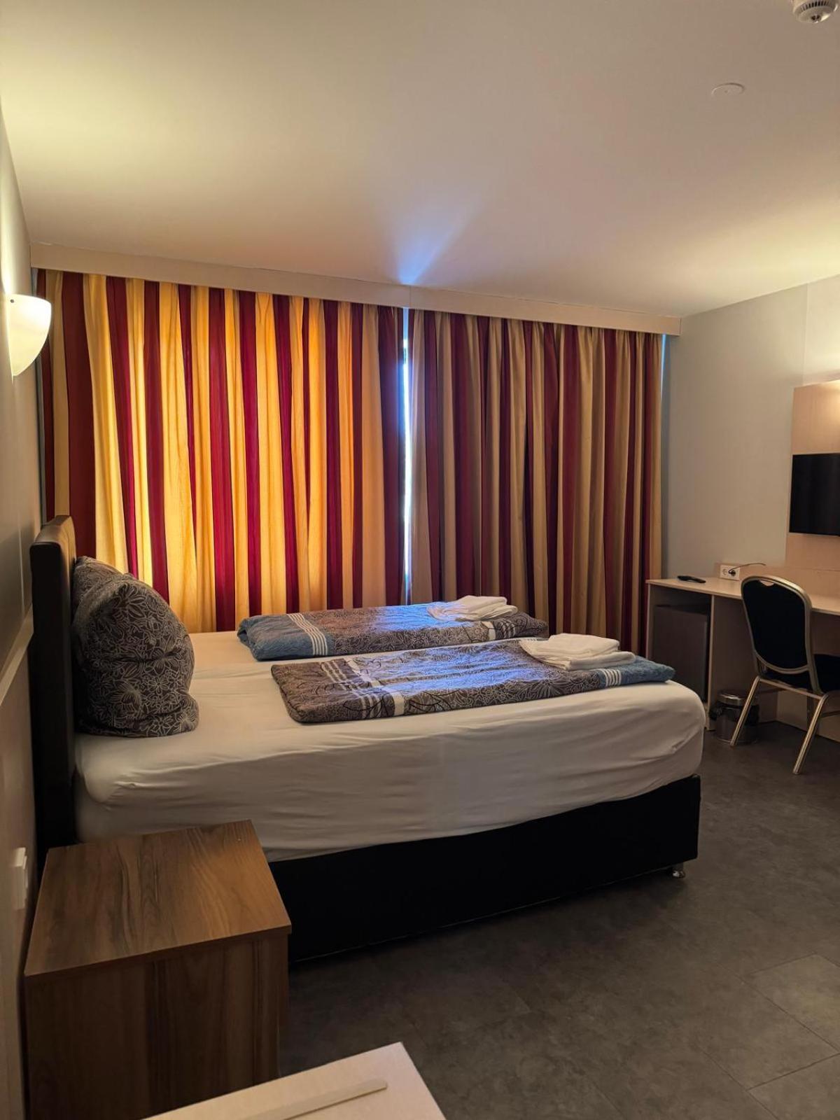Small Double Room - Photo 6