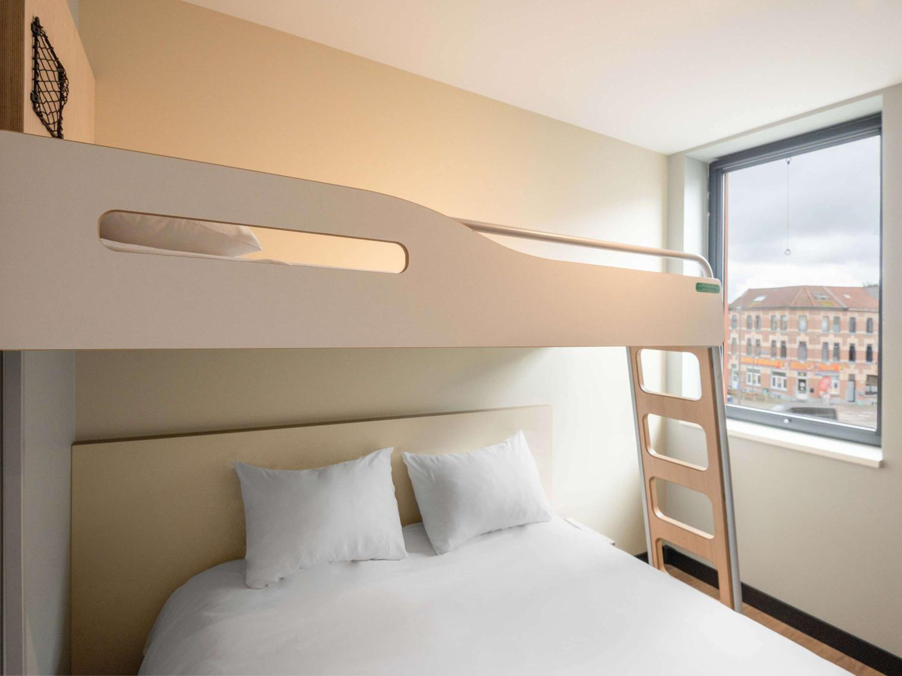 Triple Room with One Double Bed and One Bunk Bed - Photo 6