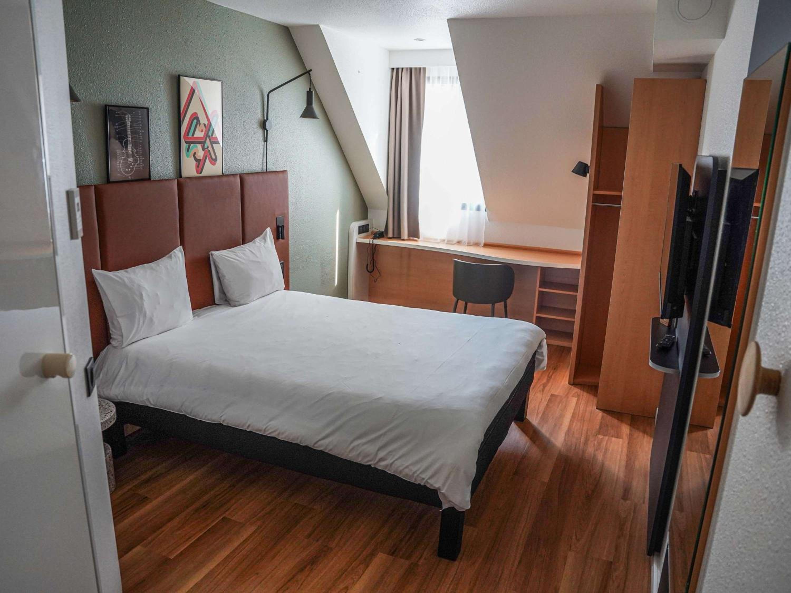 Standard Double Room - Photo 10