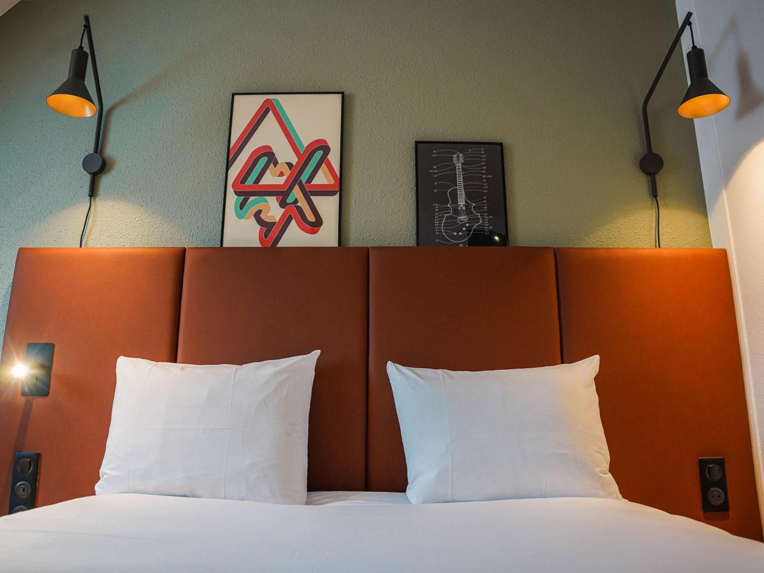 Standard Double Room - Photo 9