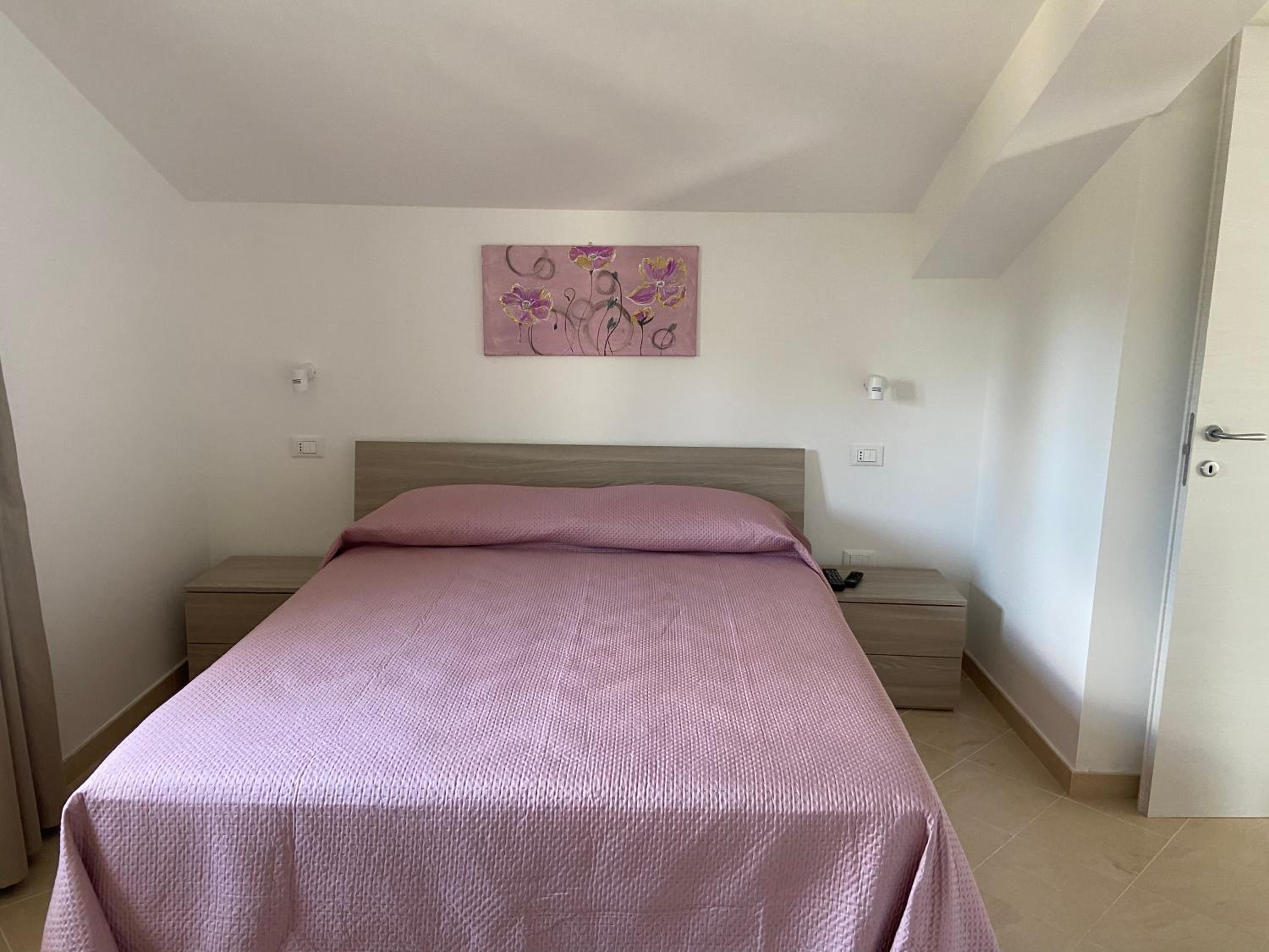 One-Bedroom Apartment with Garden View photo 2