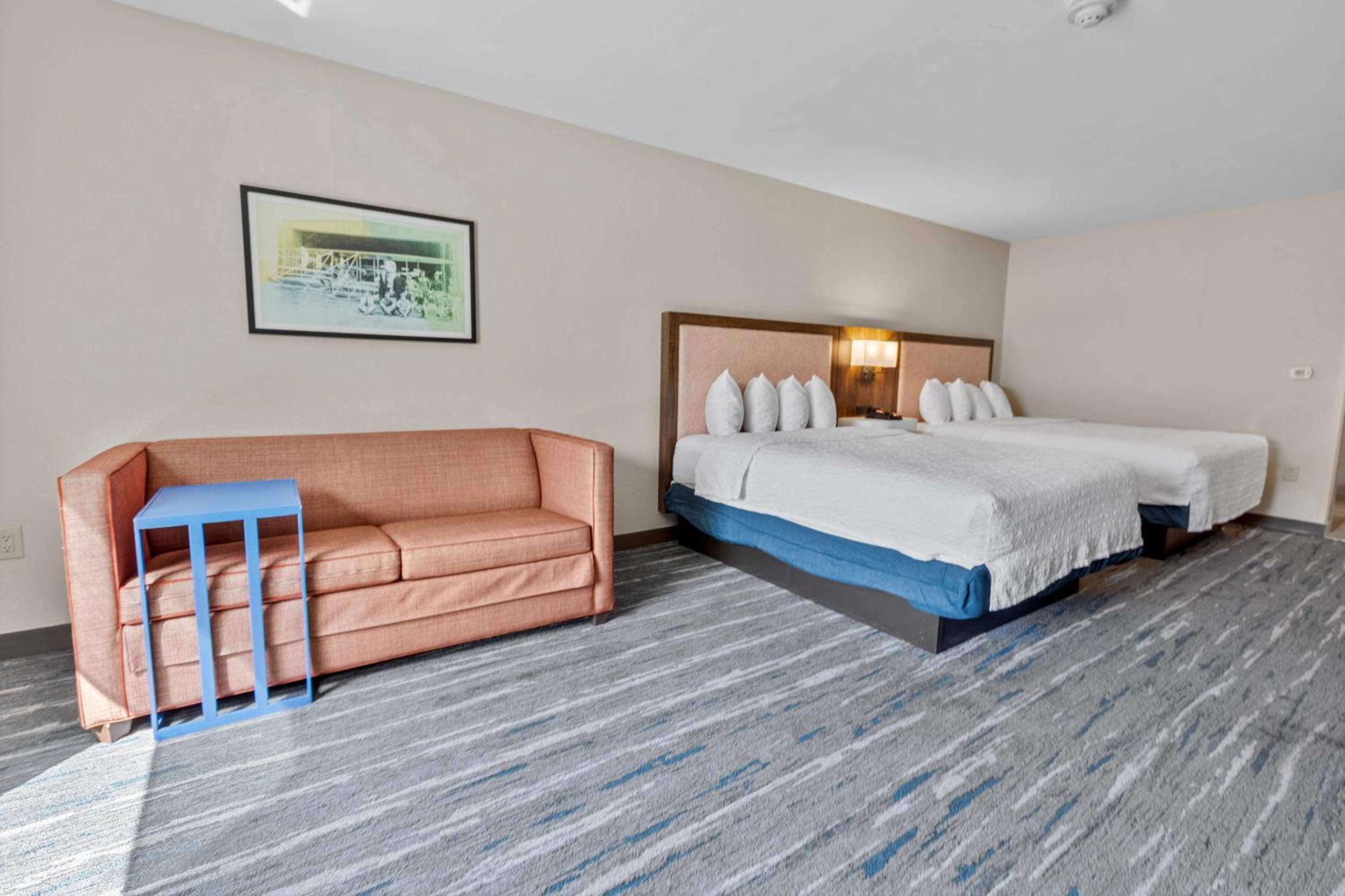 King Room with Accessible Tub - Mobility and Hearing Access/Non-Smoking - Photo 1