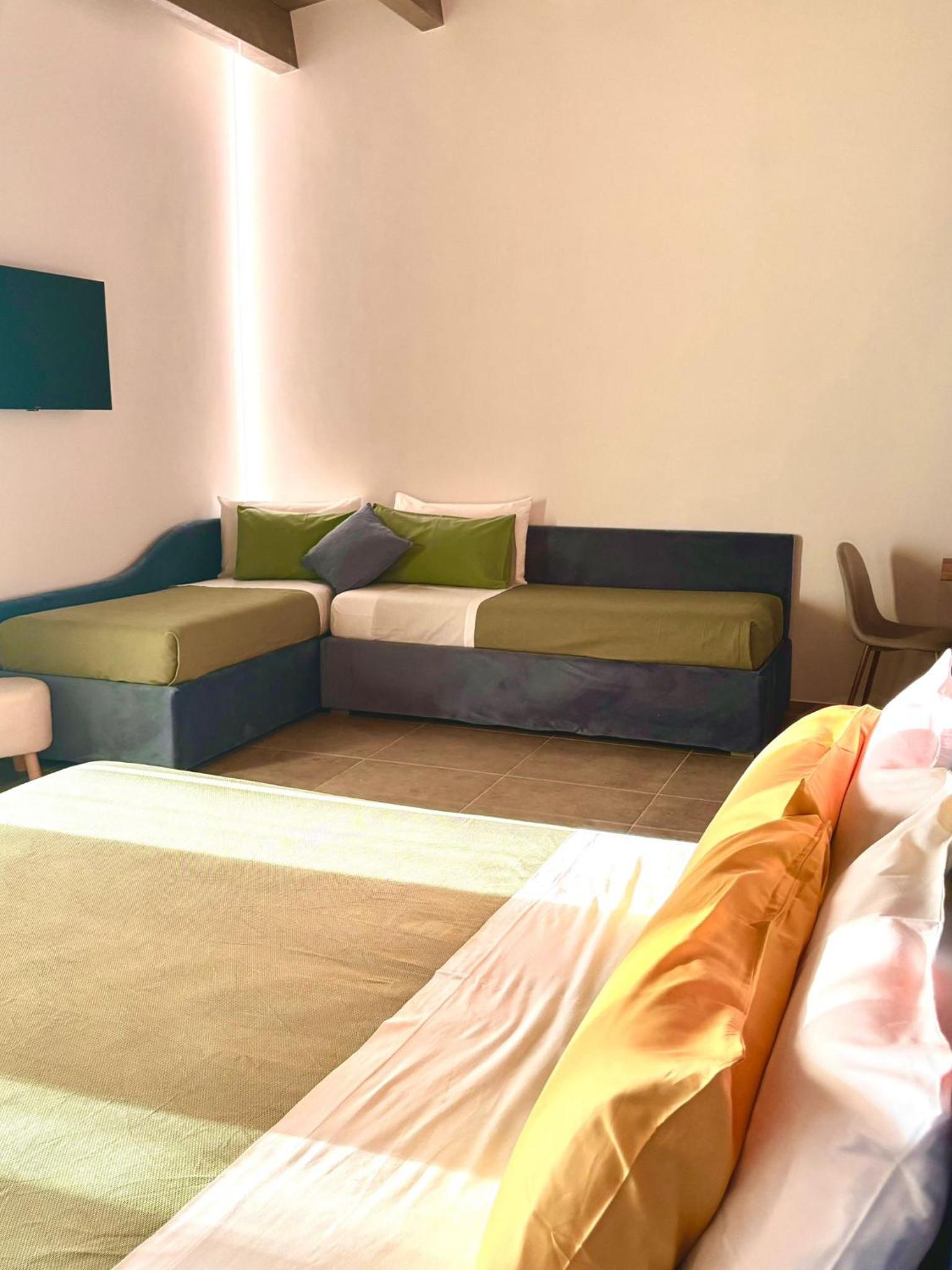 Quadruple Room with Private Bathroom photo 3