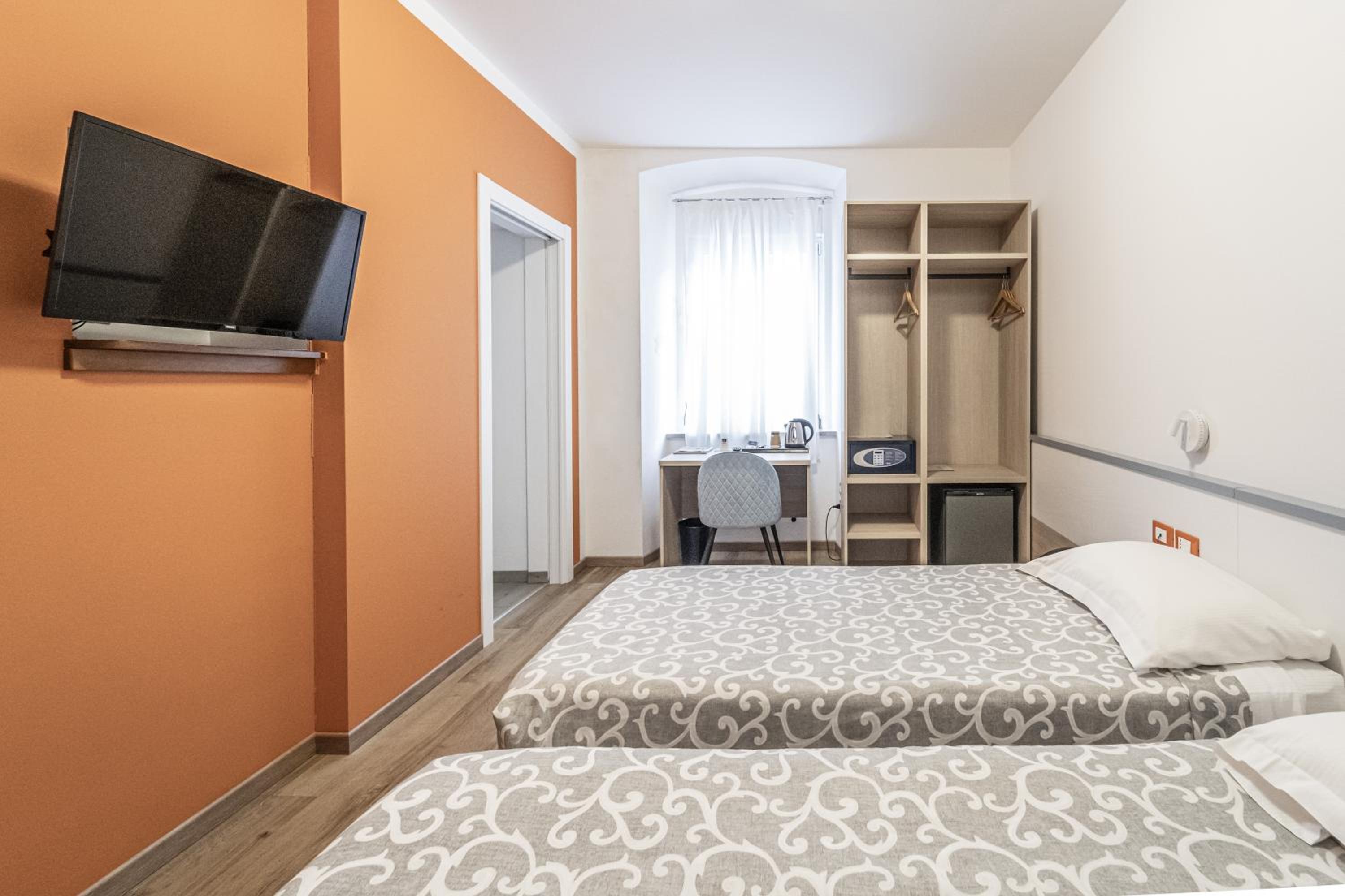 Superior Double or Twin Room - Photo 45